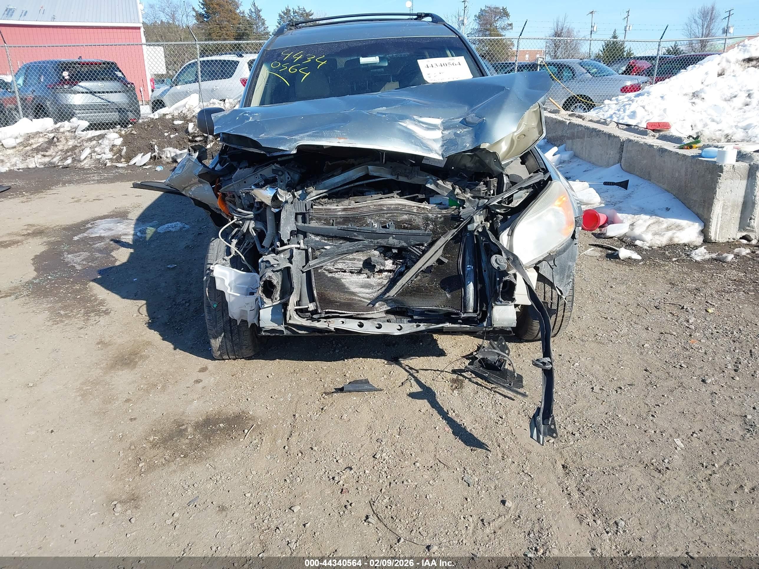 TOYOTA RAV4 image 6
