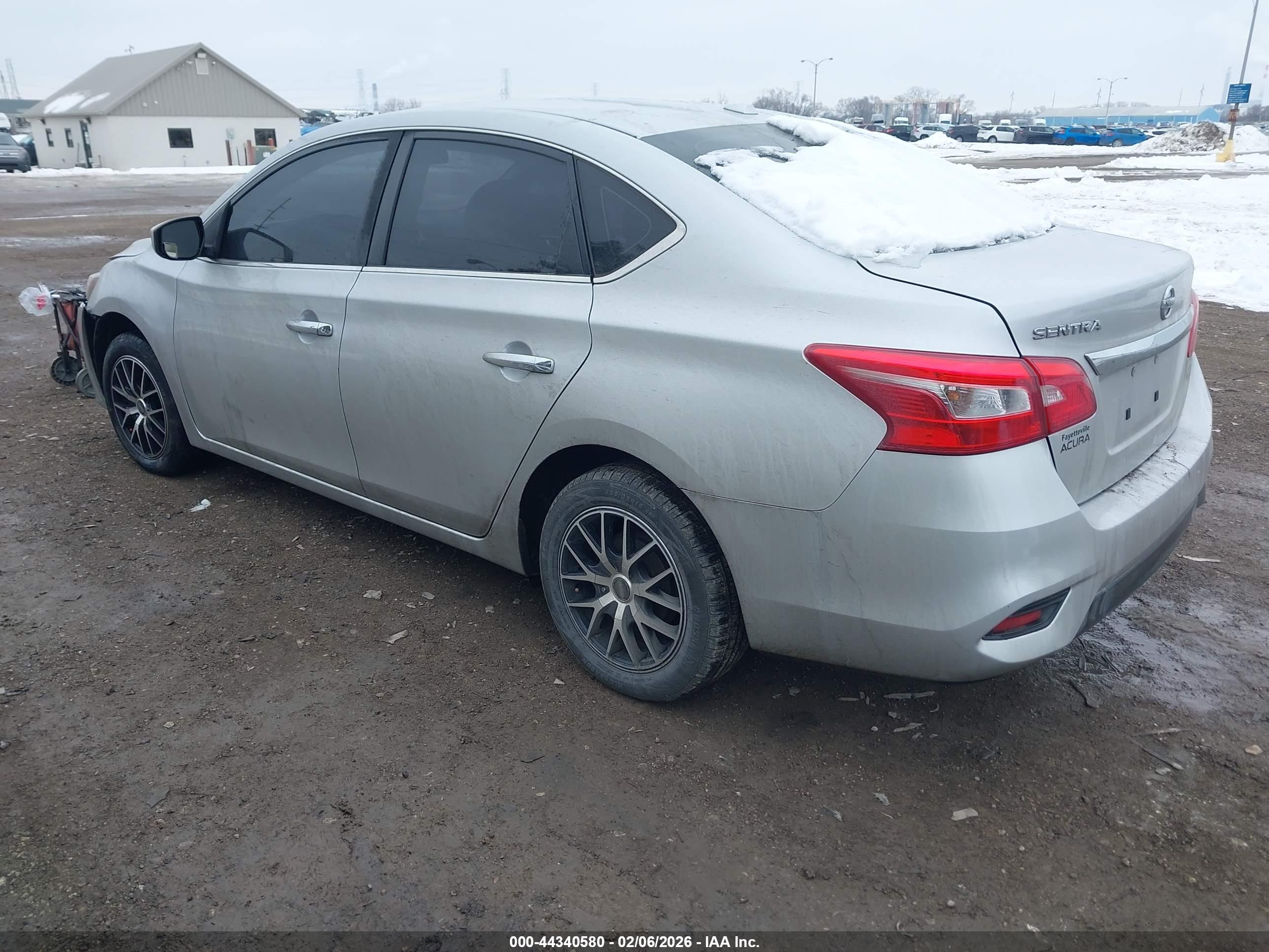 NISSAN SENTRA image 3