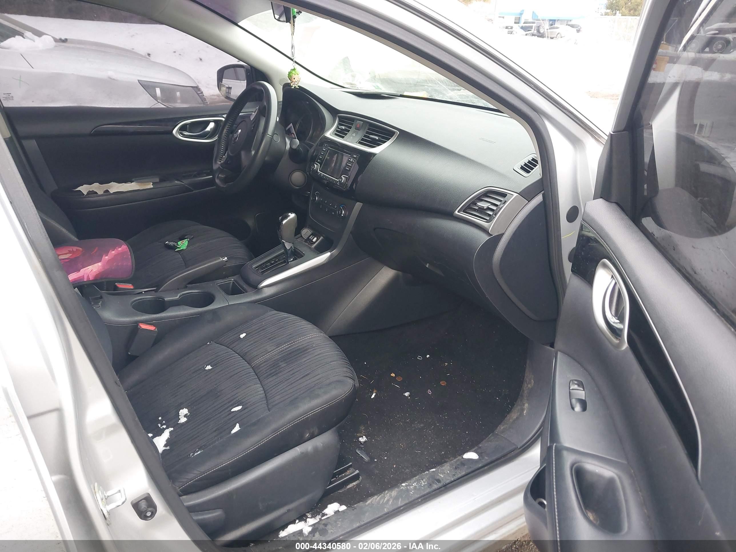NISSAN SENTRA image 5