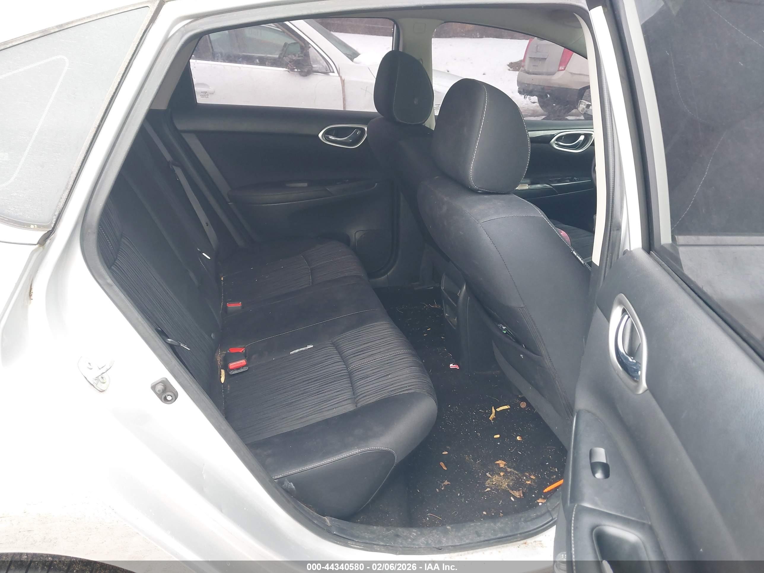 NISSAN SENTRA image 8