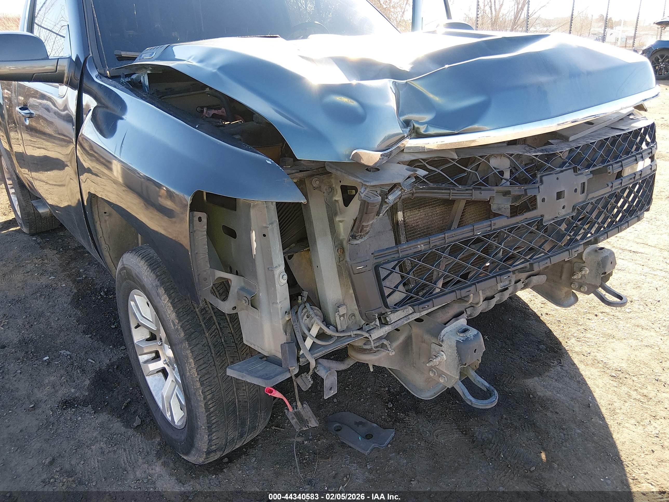 CHEVROLET SILVERADO image 6