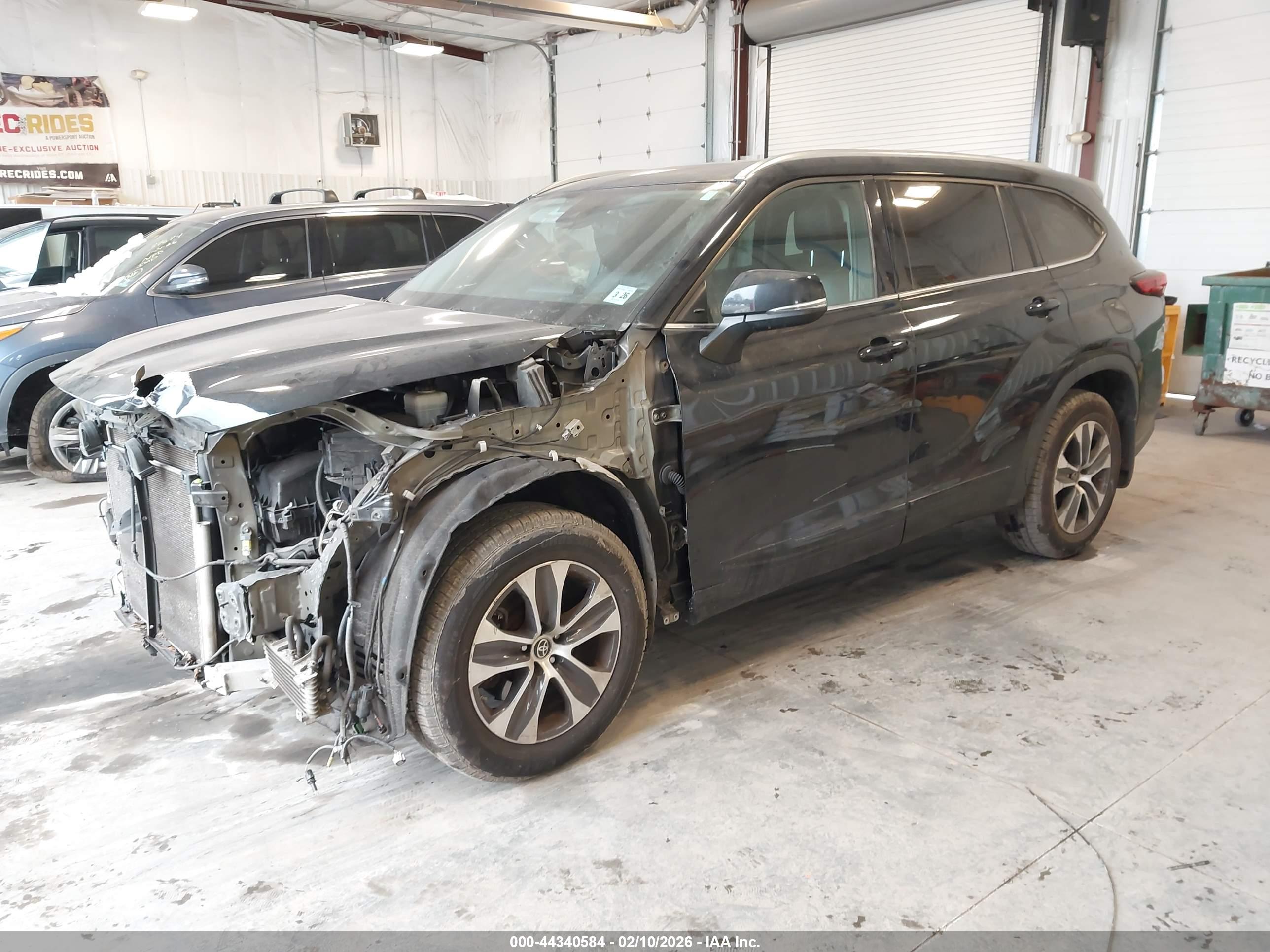 TOYOTA HIGHLANDER image 2