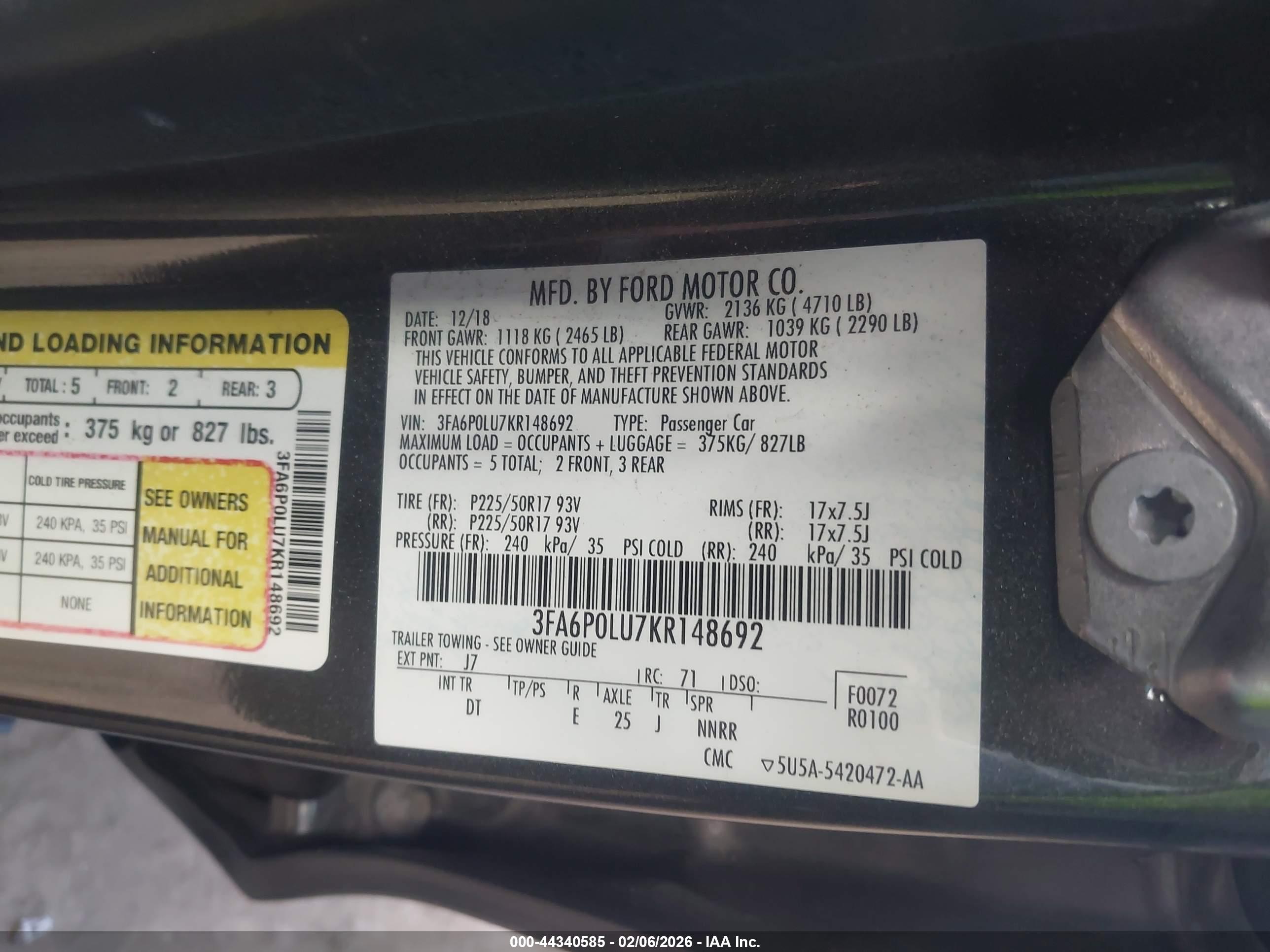 FORD FUSION image 9