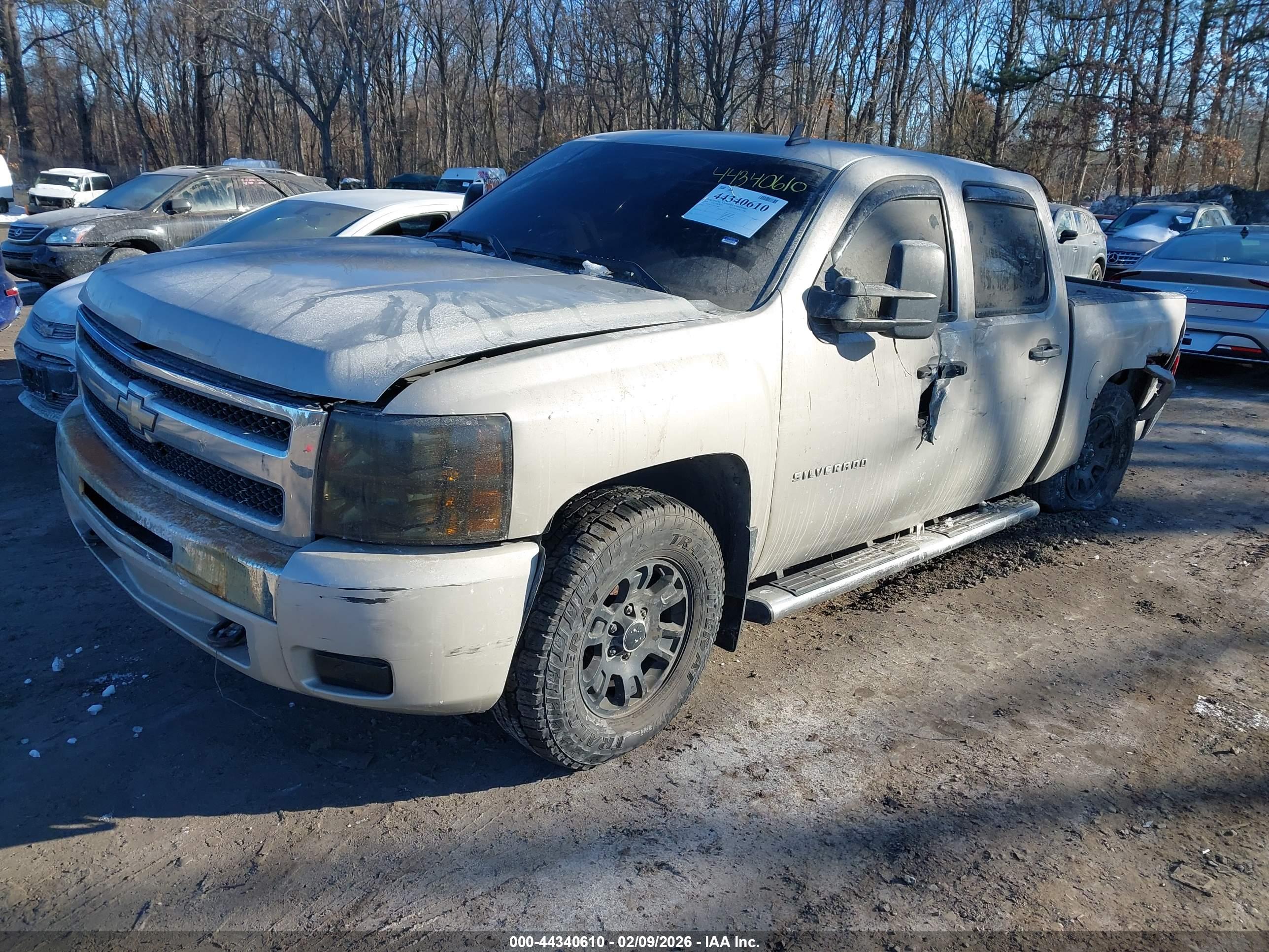 CHEVROLET SILVERADO image 2
