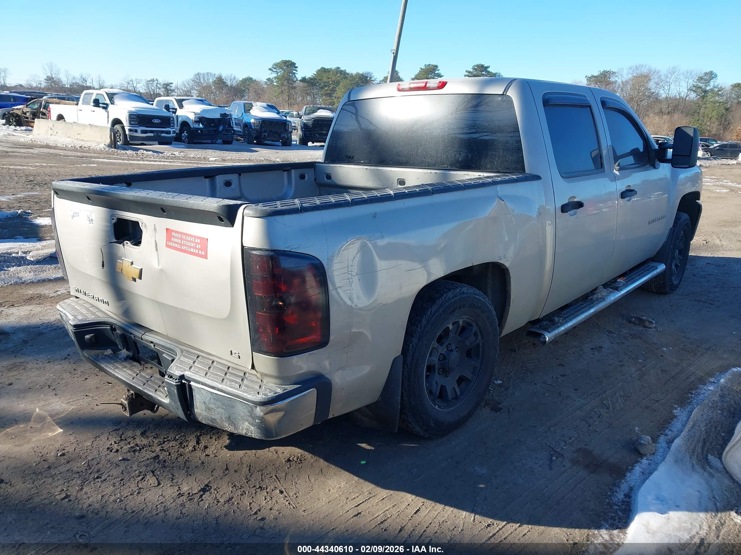 CHEVROLET SILVERADO image 4