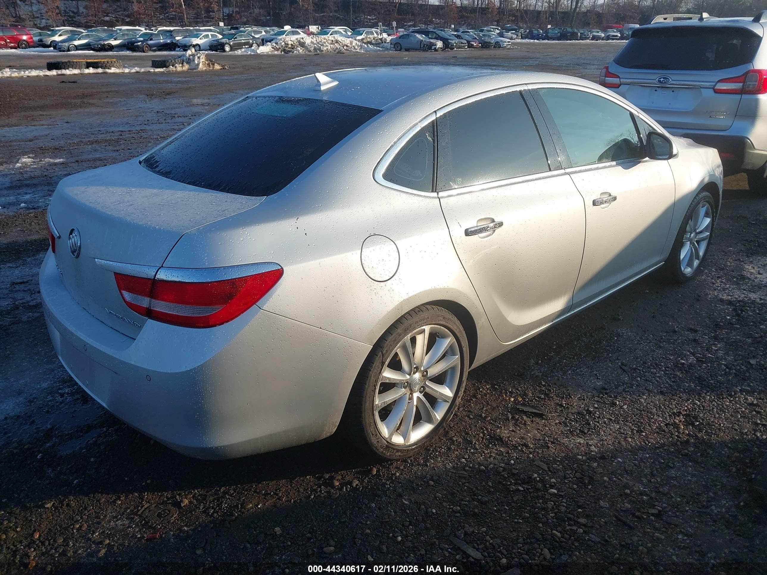 BUICK VERANO image 4