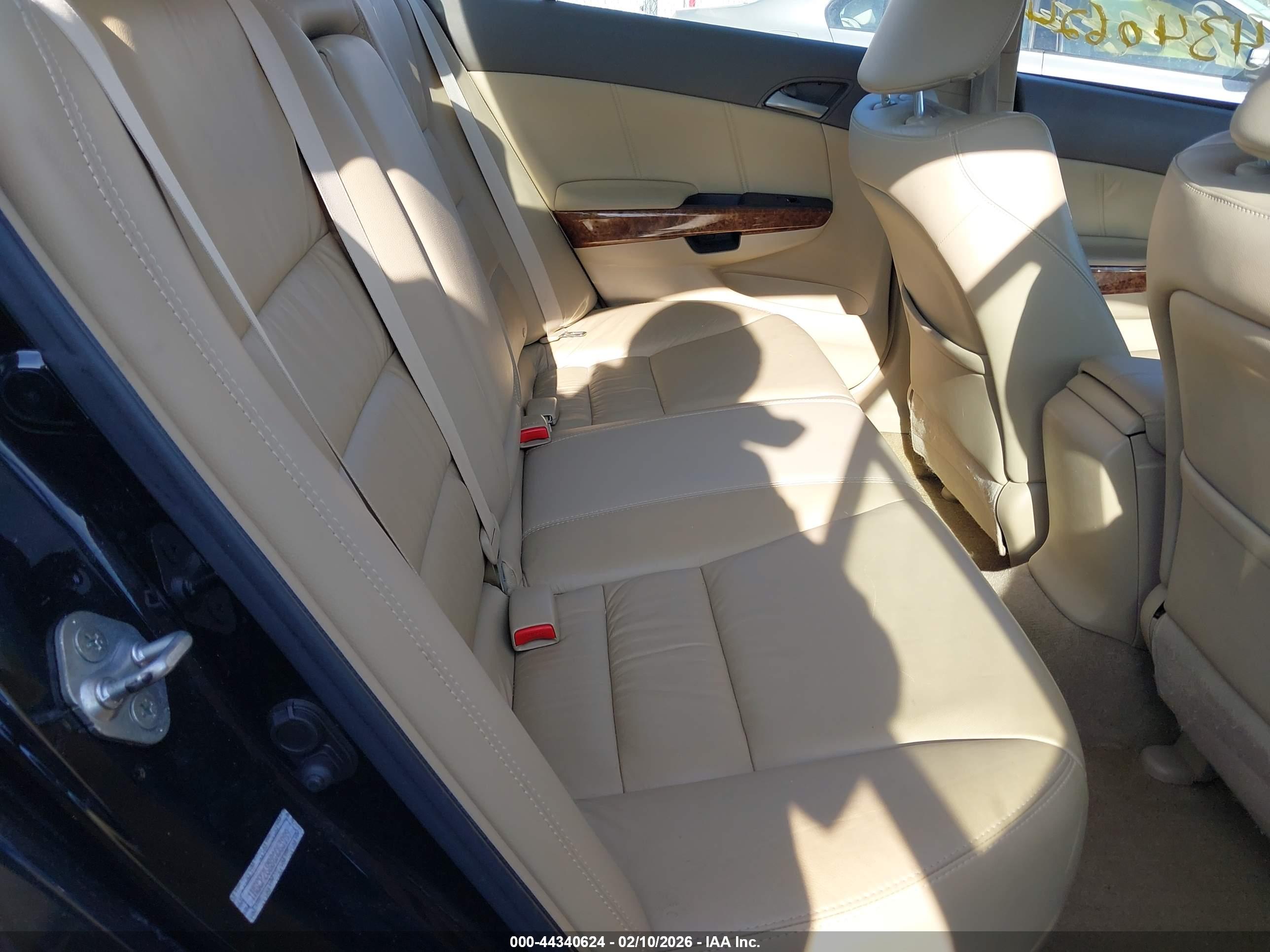 HONDA ACCORD image 8