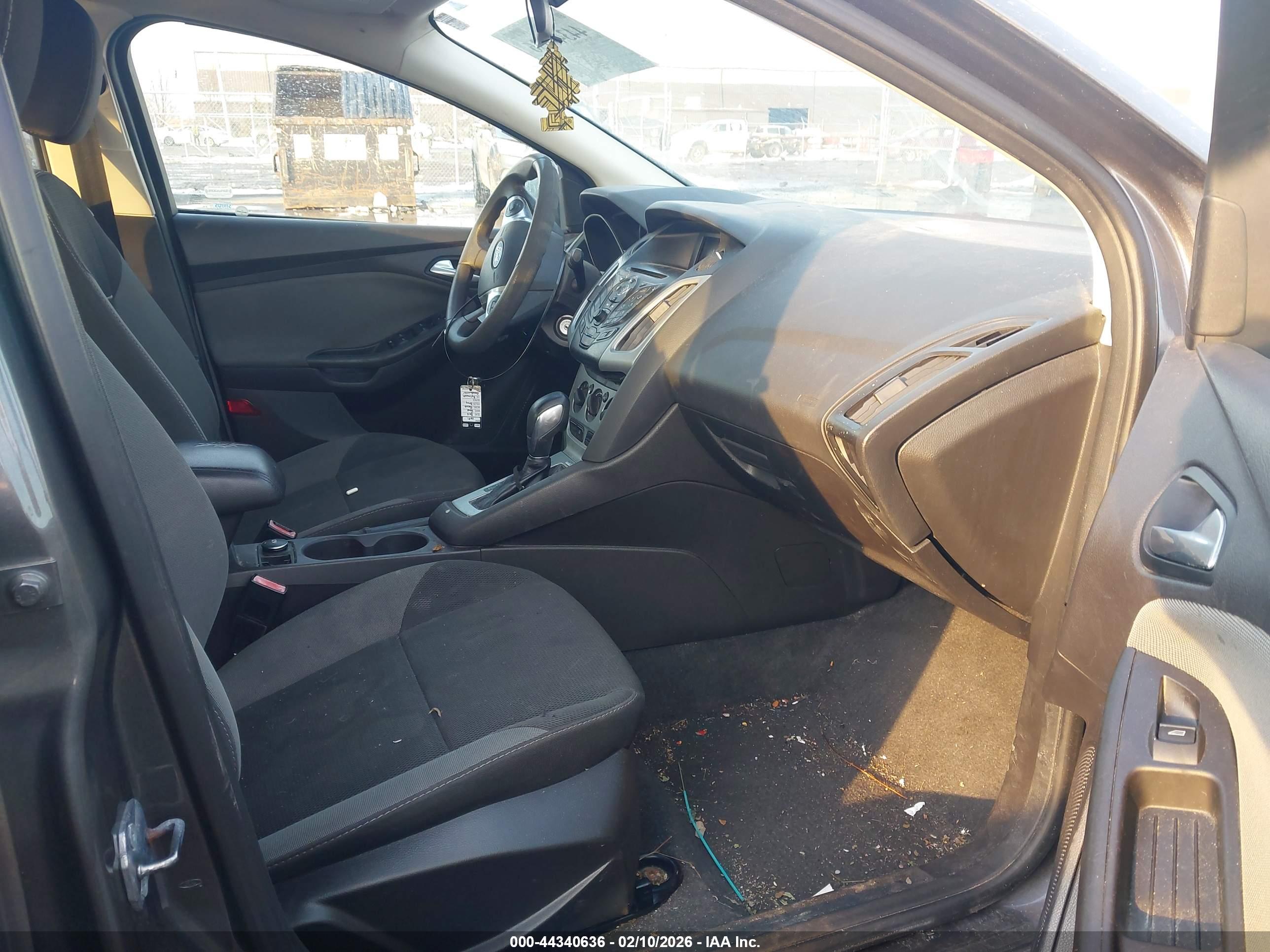 FORD FOCUS image 5