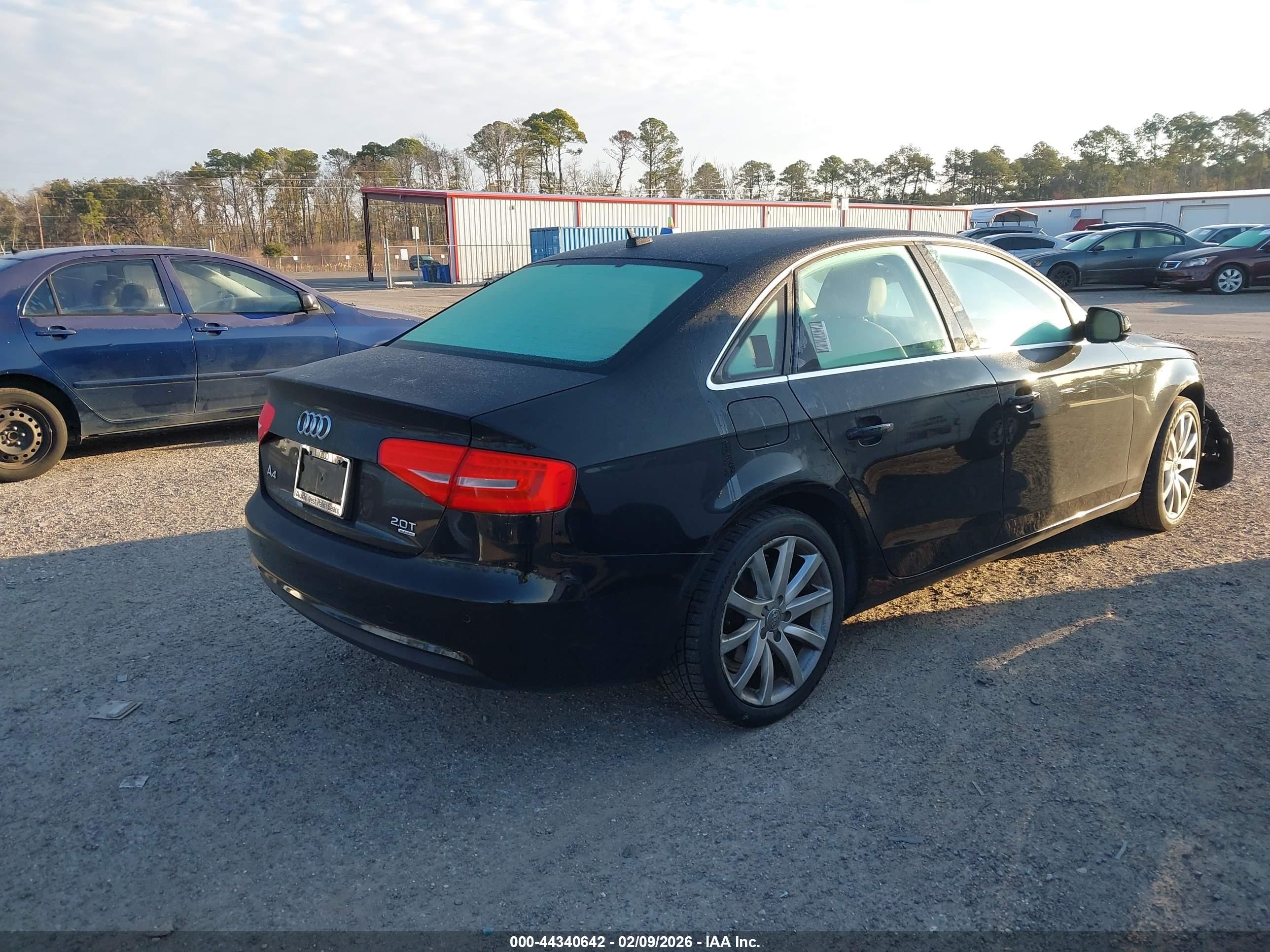 AUDI A4 image 4