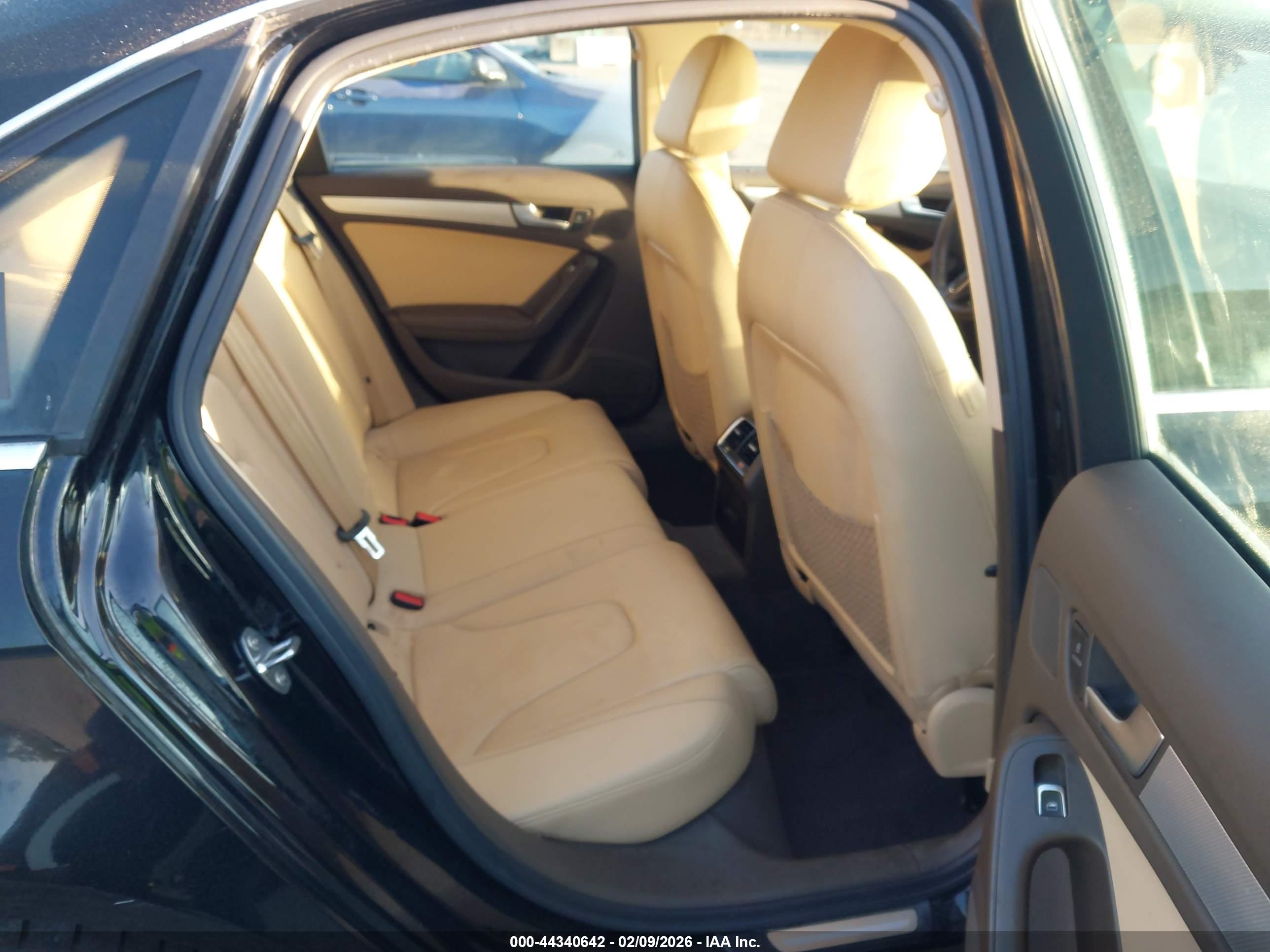 AUDI A4 image 8