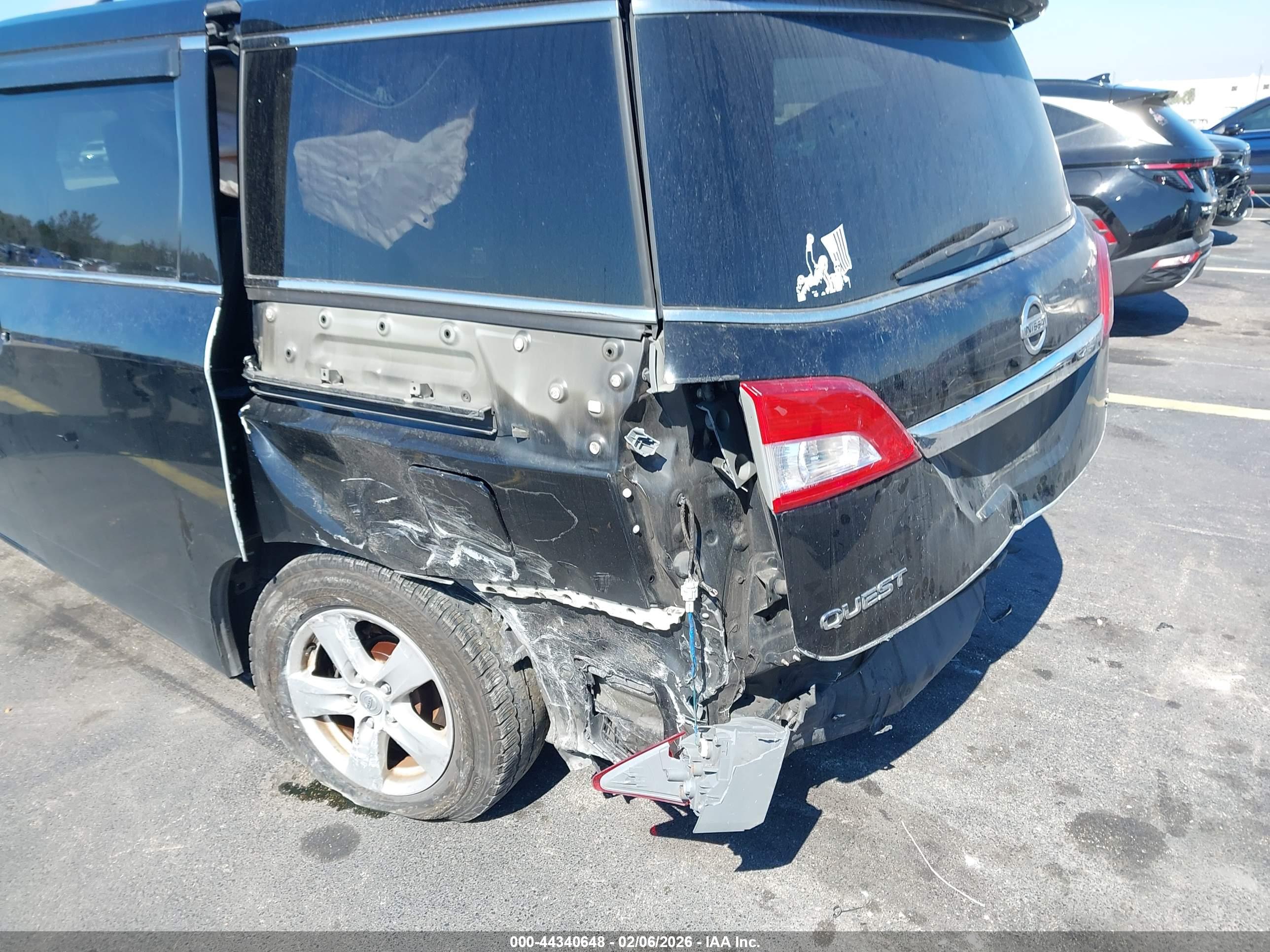 NISSAN QUEST image 6