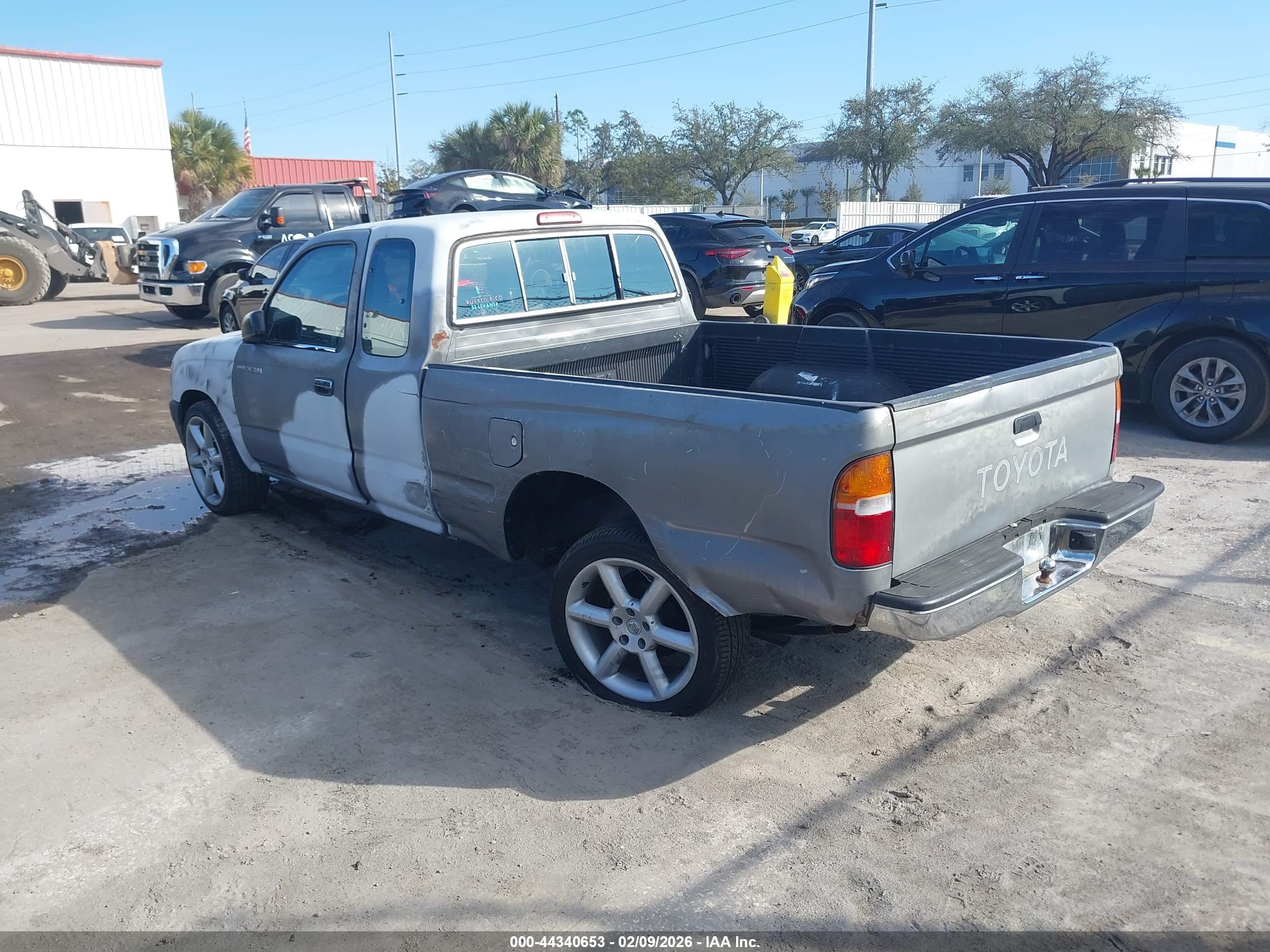 TOYOTA TACOMA image 3