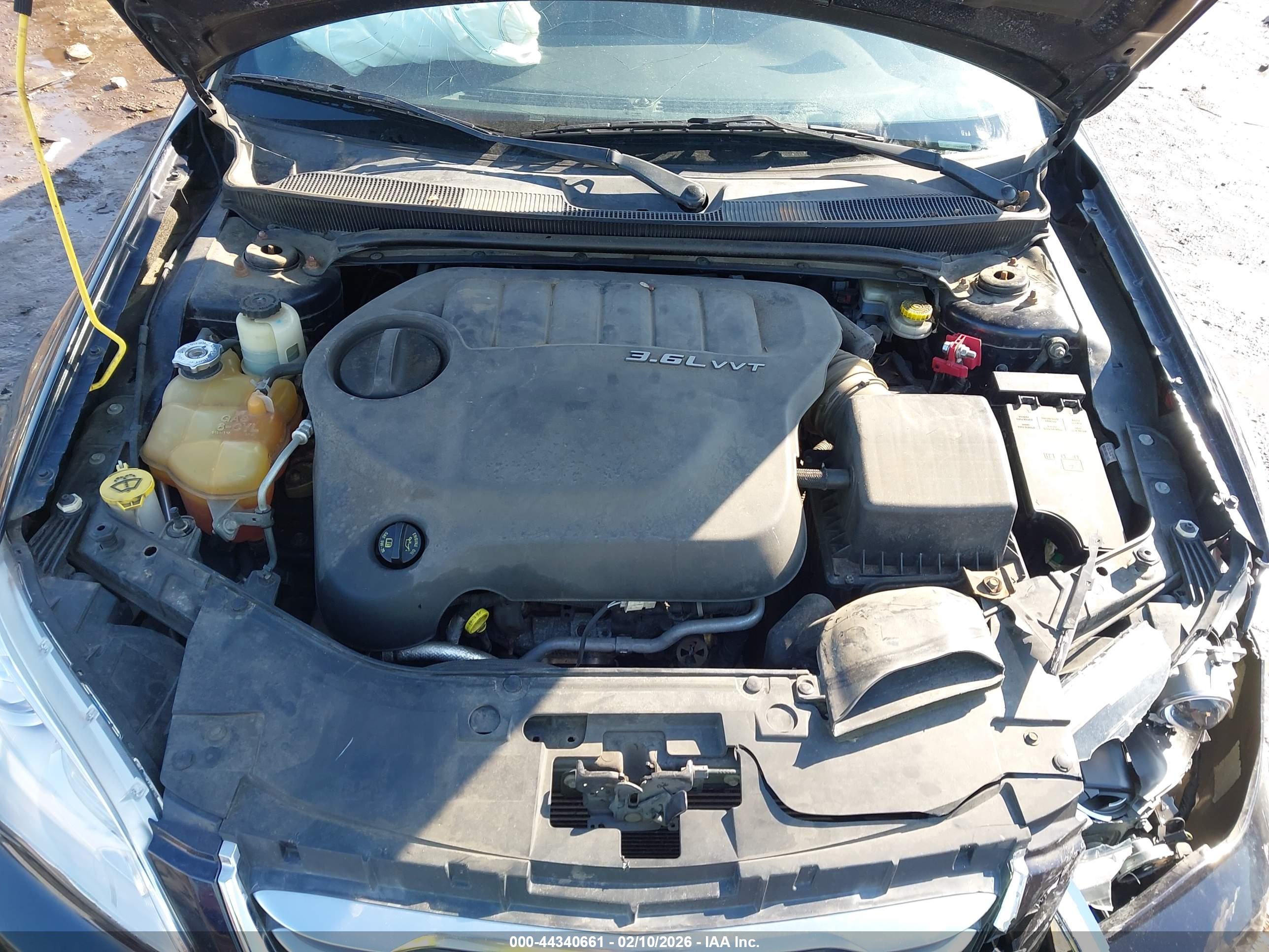 CHRYSLER 200 image 10