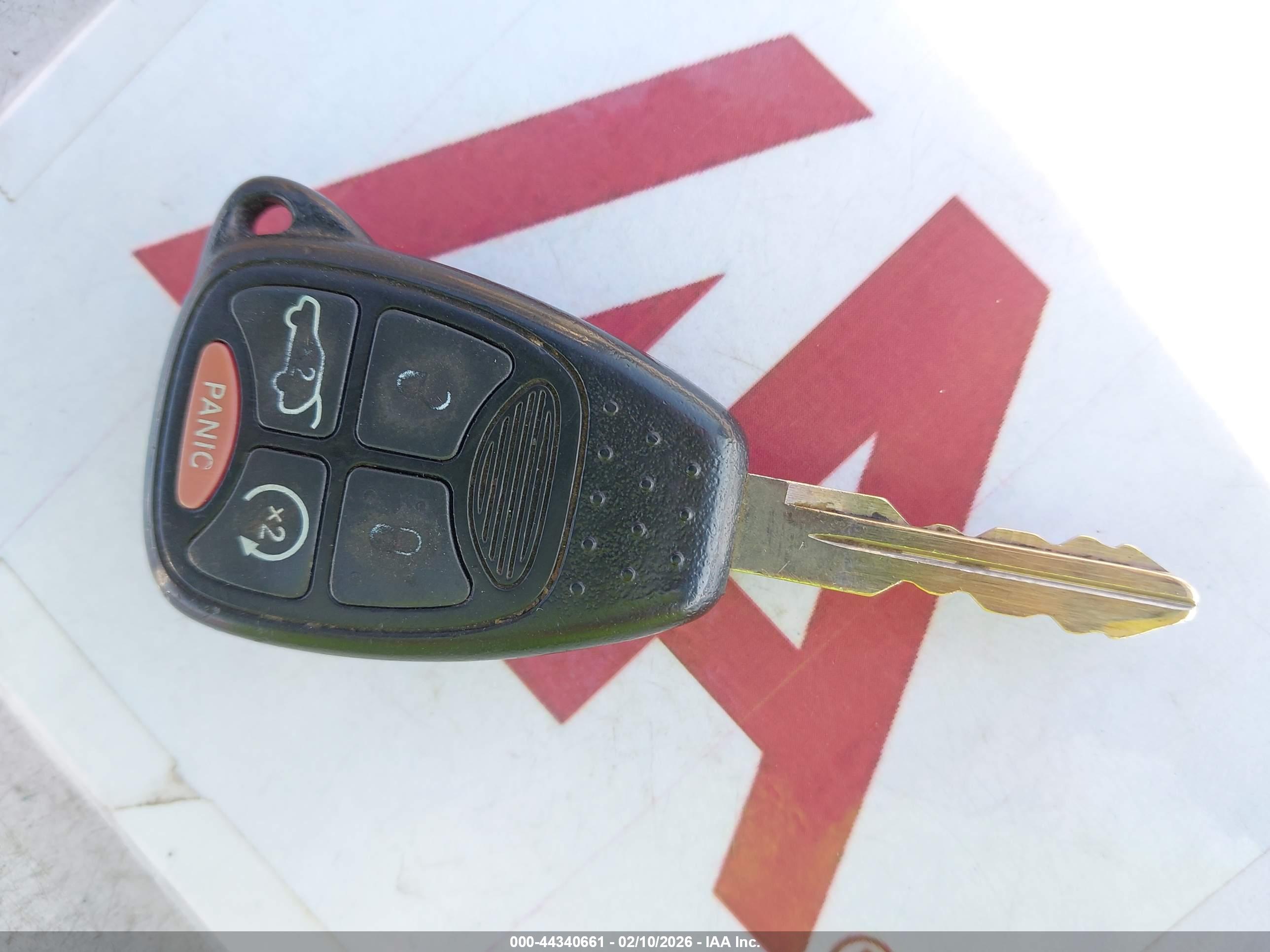 CHRYSLER 200 image 11