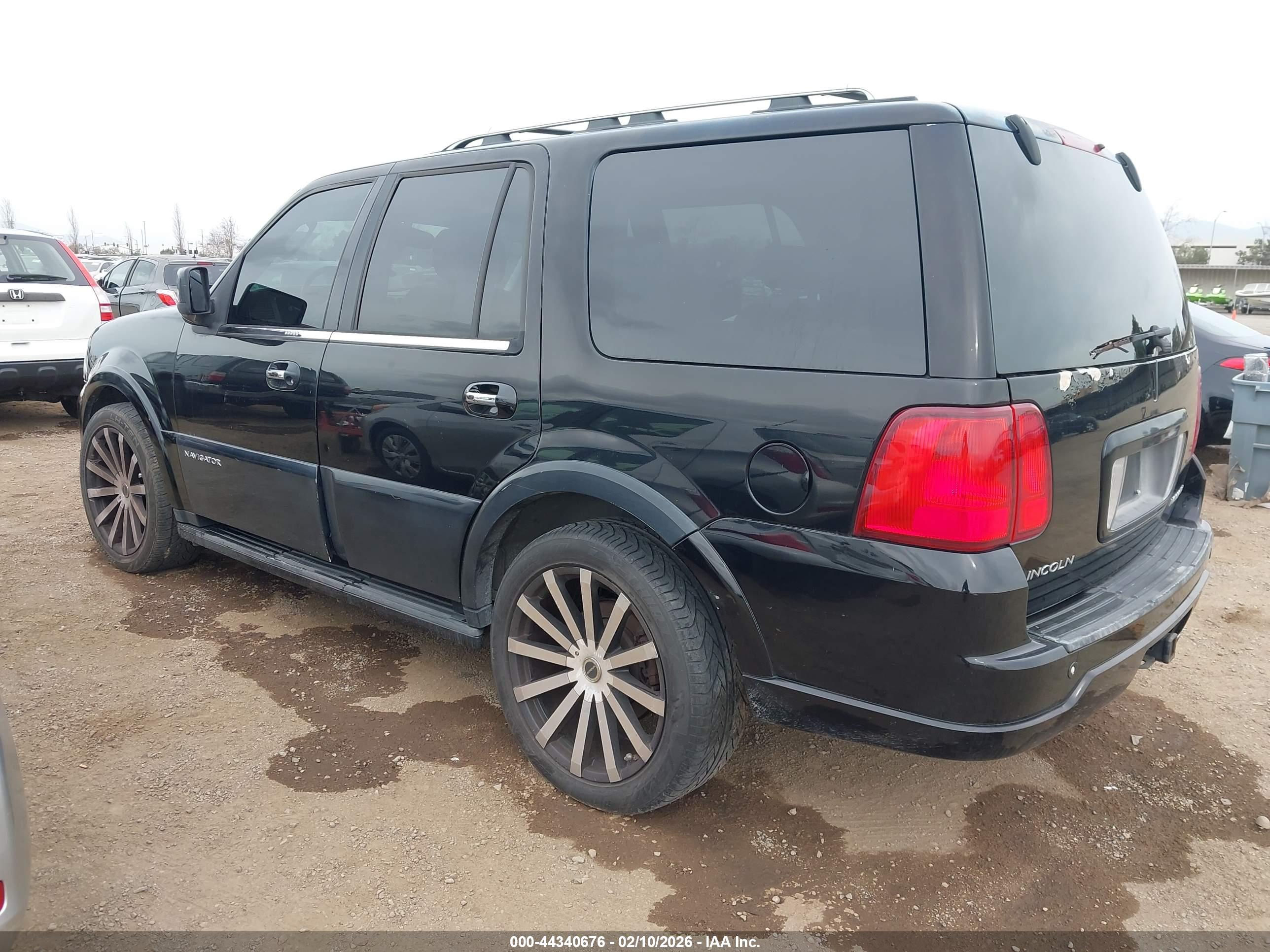 LINCOLN NAVIGATOR image 3