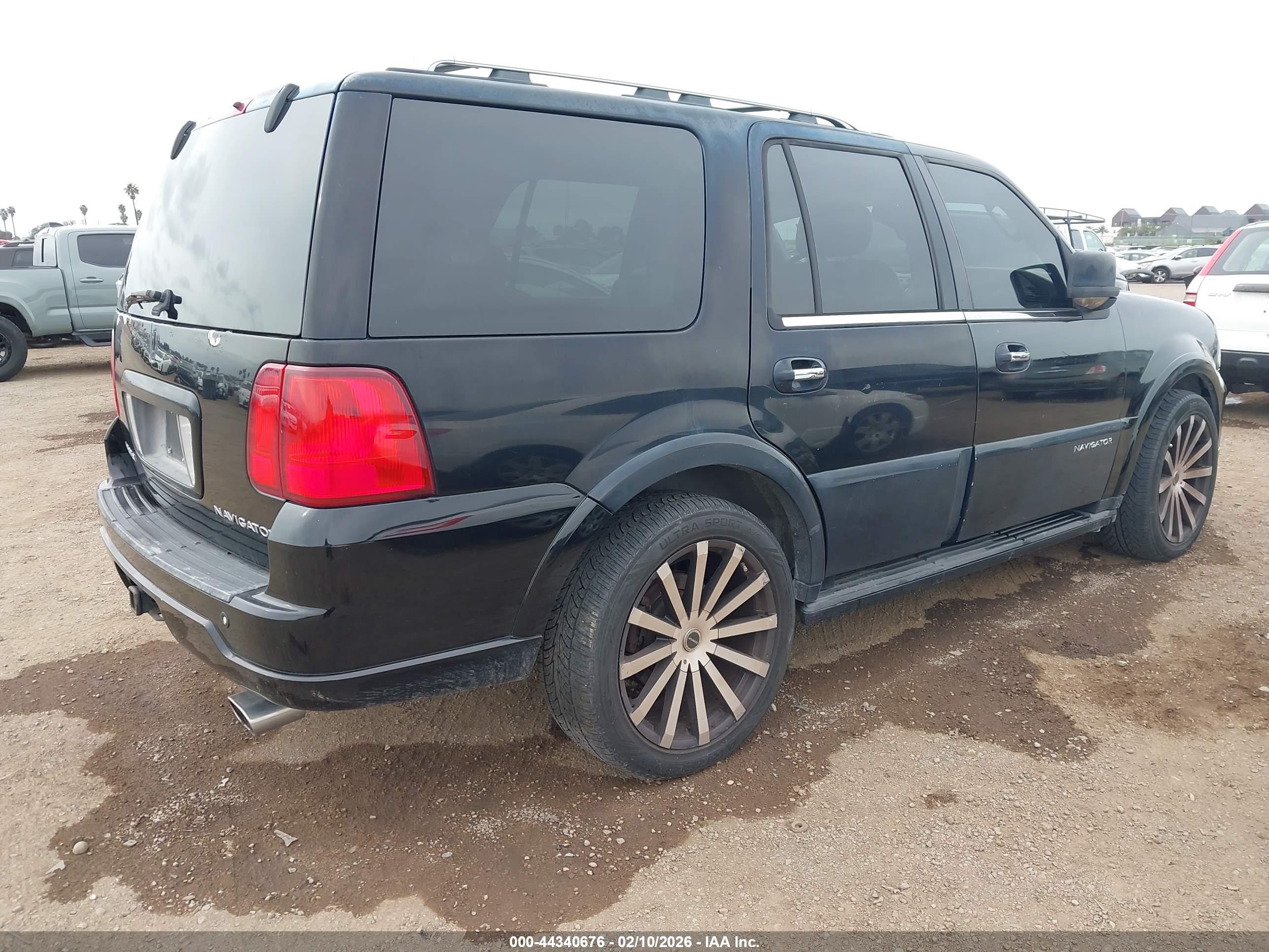 LINCOLN NAVIGATOR image 4