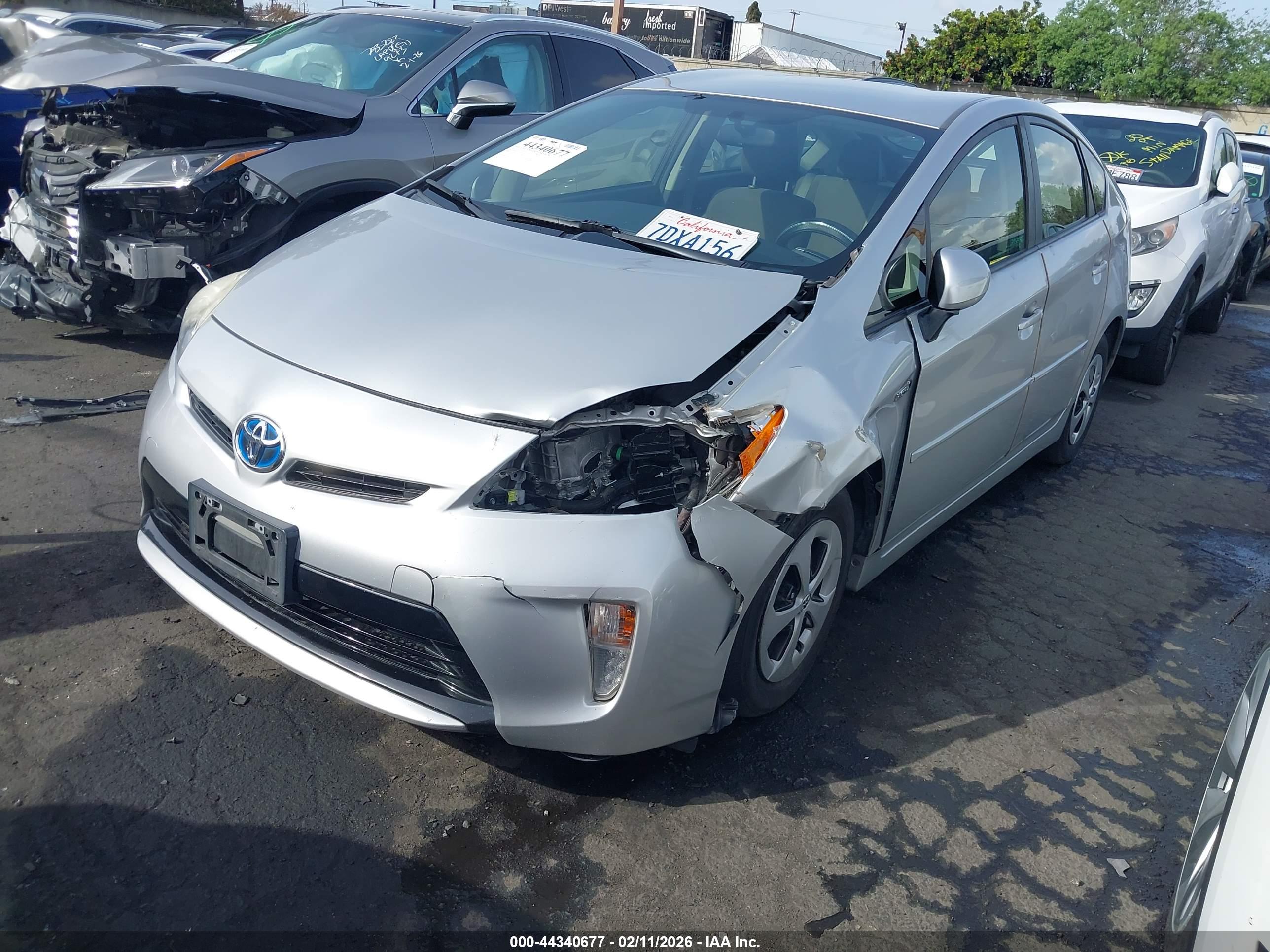 TOYOTA PRIUS image 2