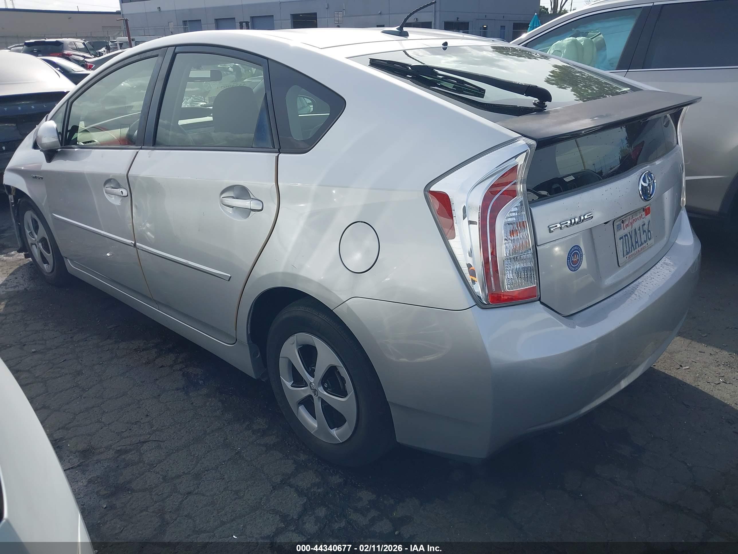 TOYOTA PRIUS image 3