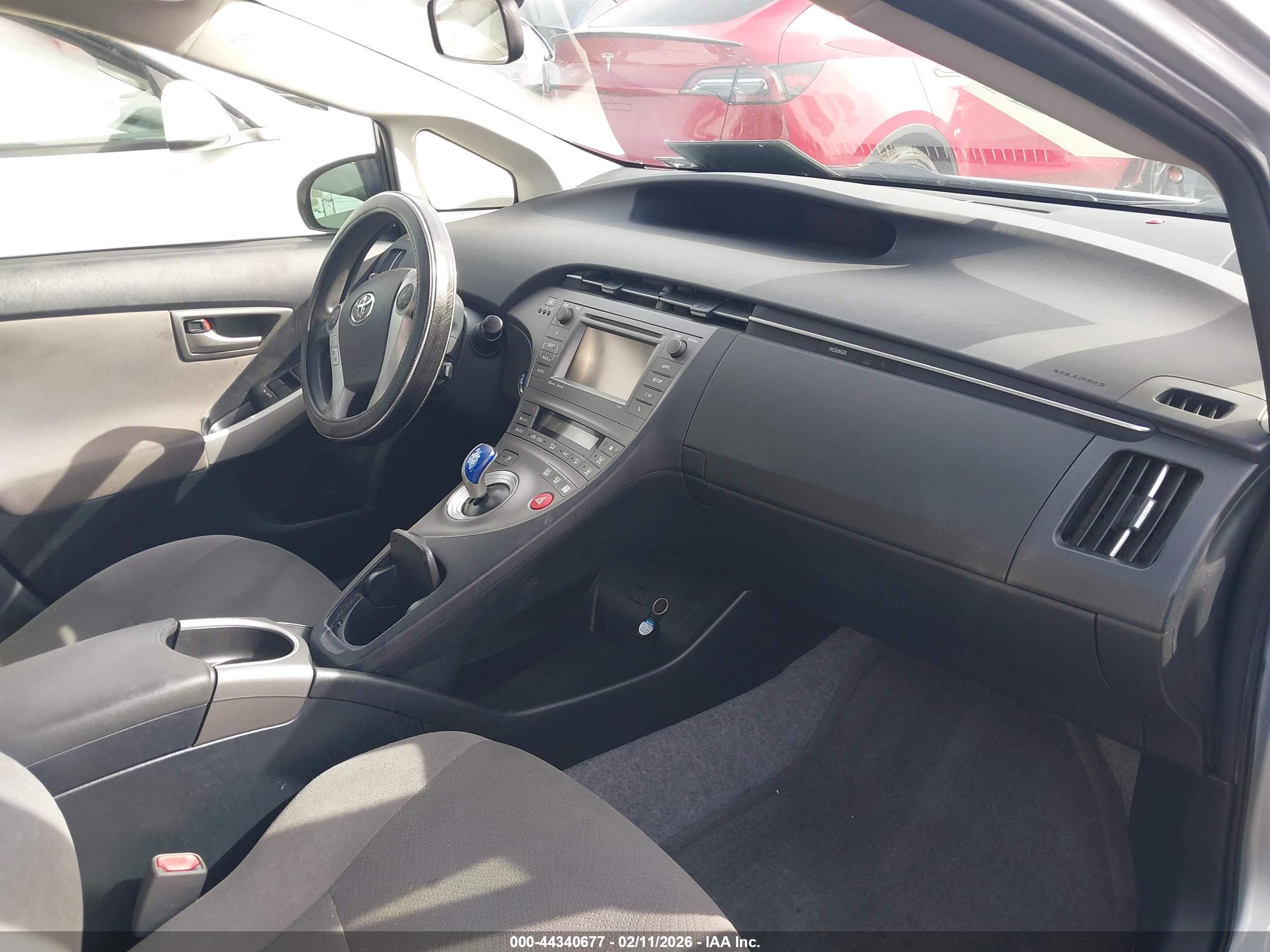 TOYOTA PRIUS image 5