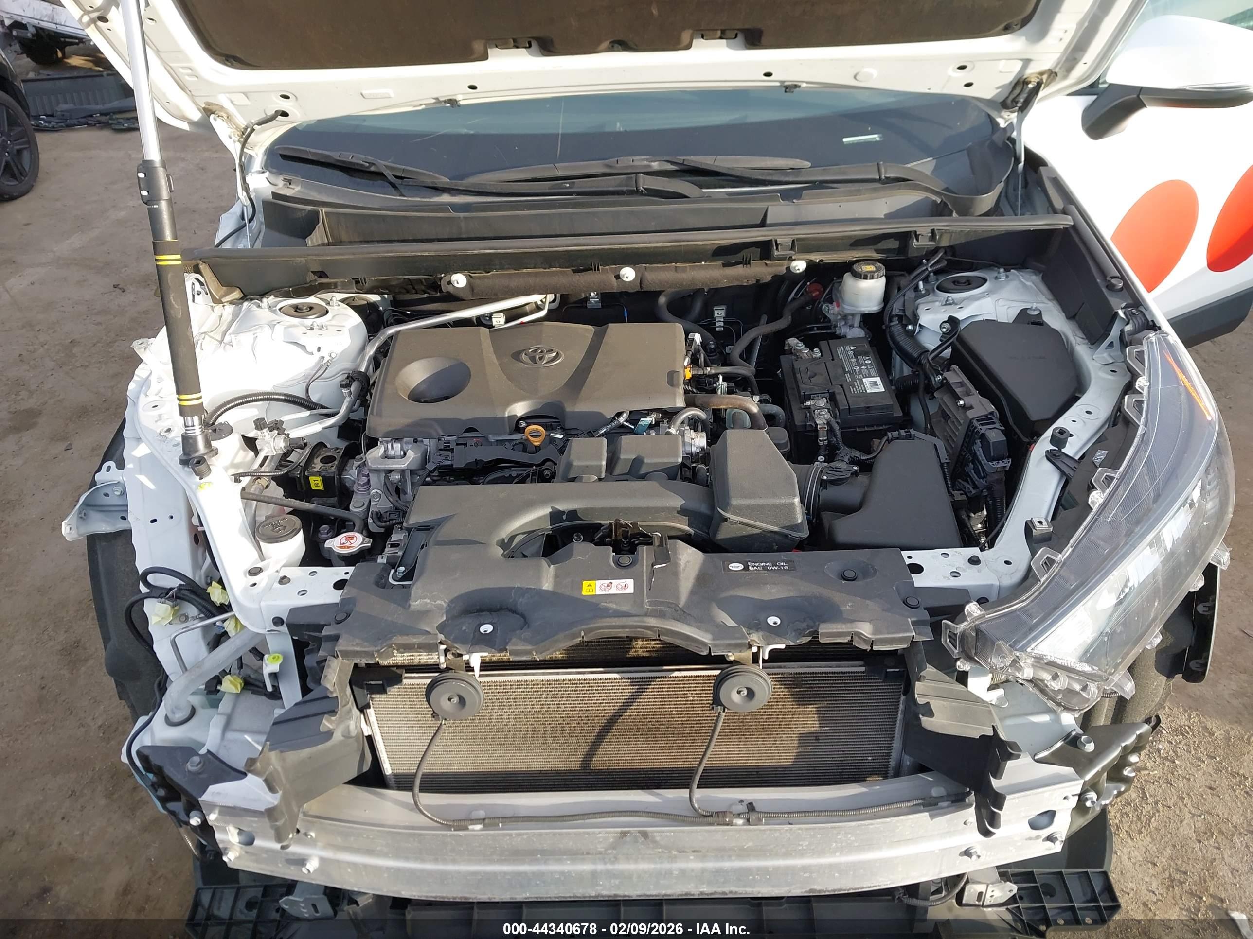 TOYOTA RAV4 image 10