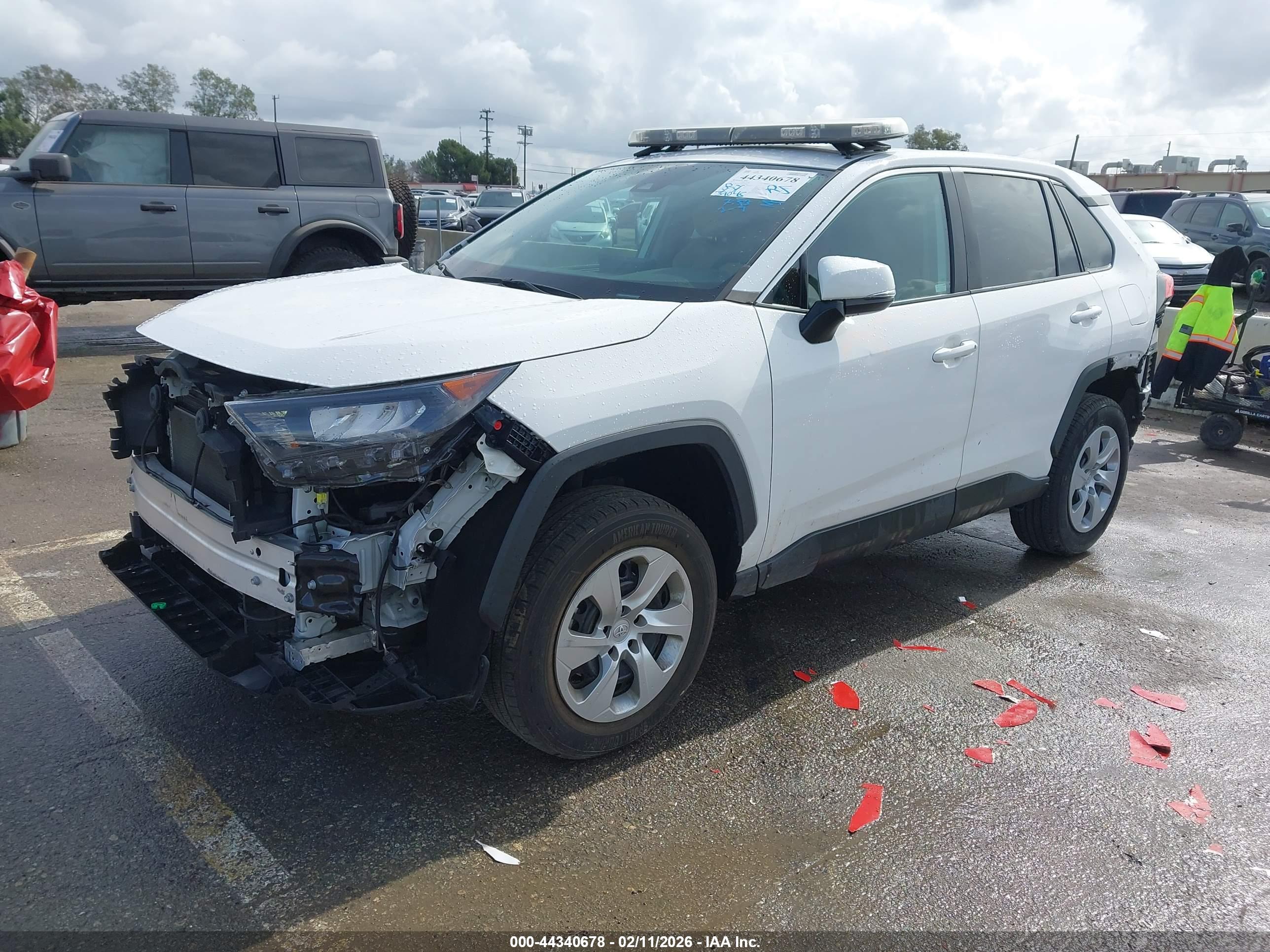 TOYOTA RAV4 image 2