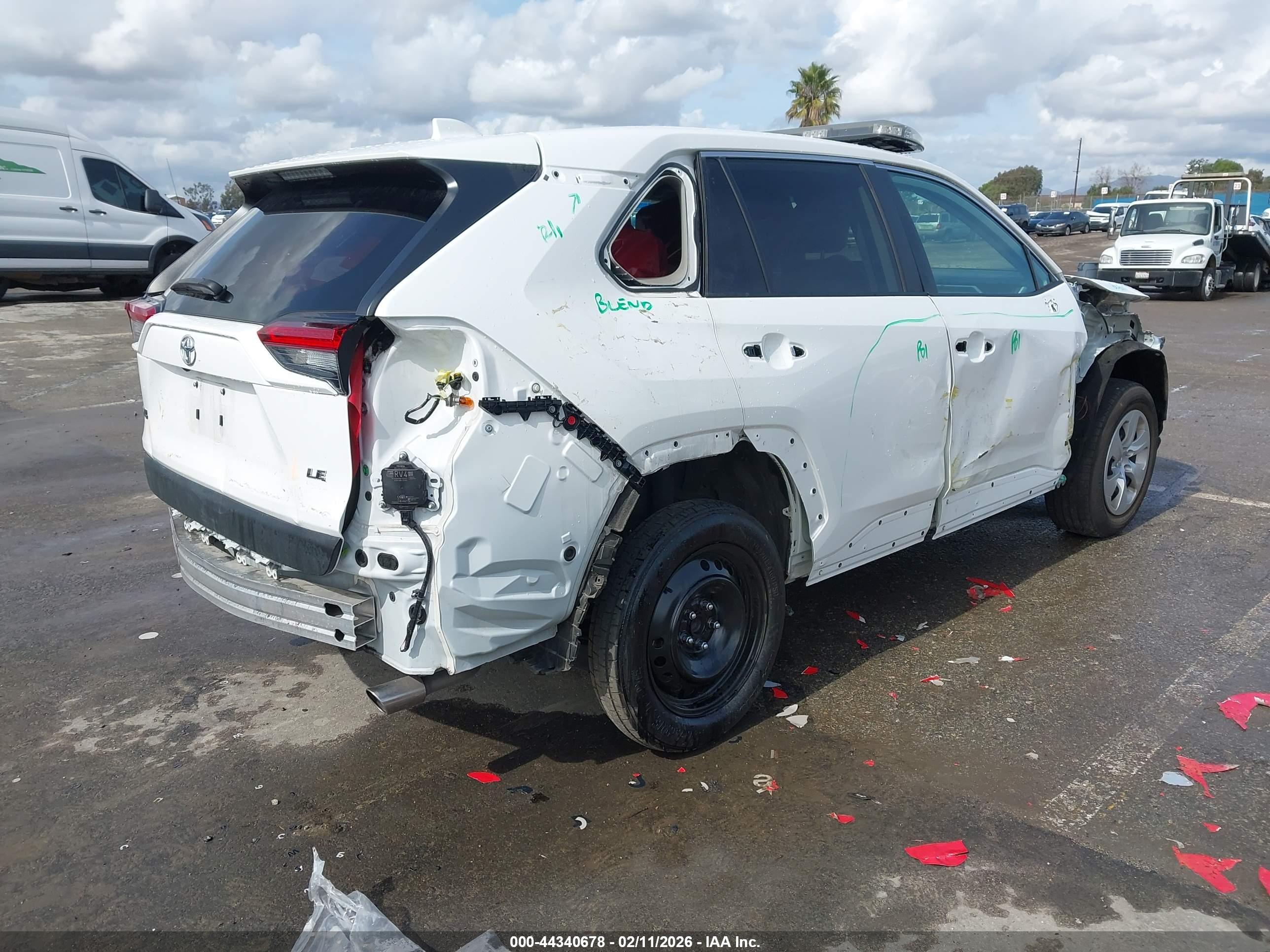 TOYOTA RAV4 image 4
