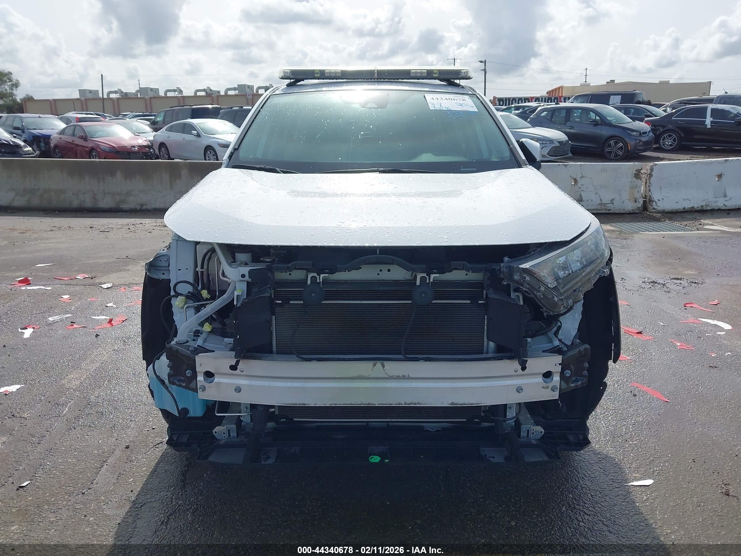 TOYOTA RAV4 image 6