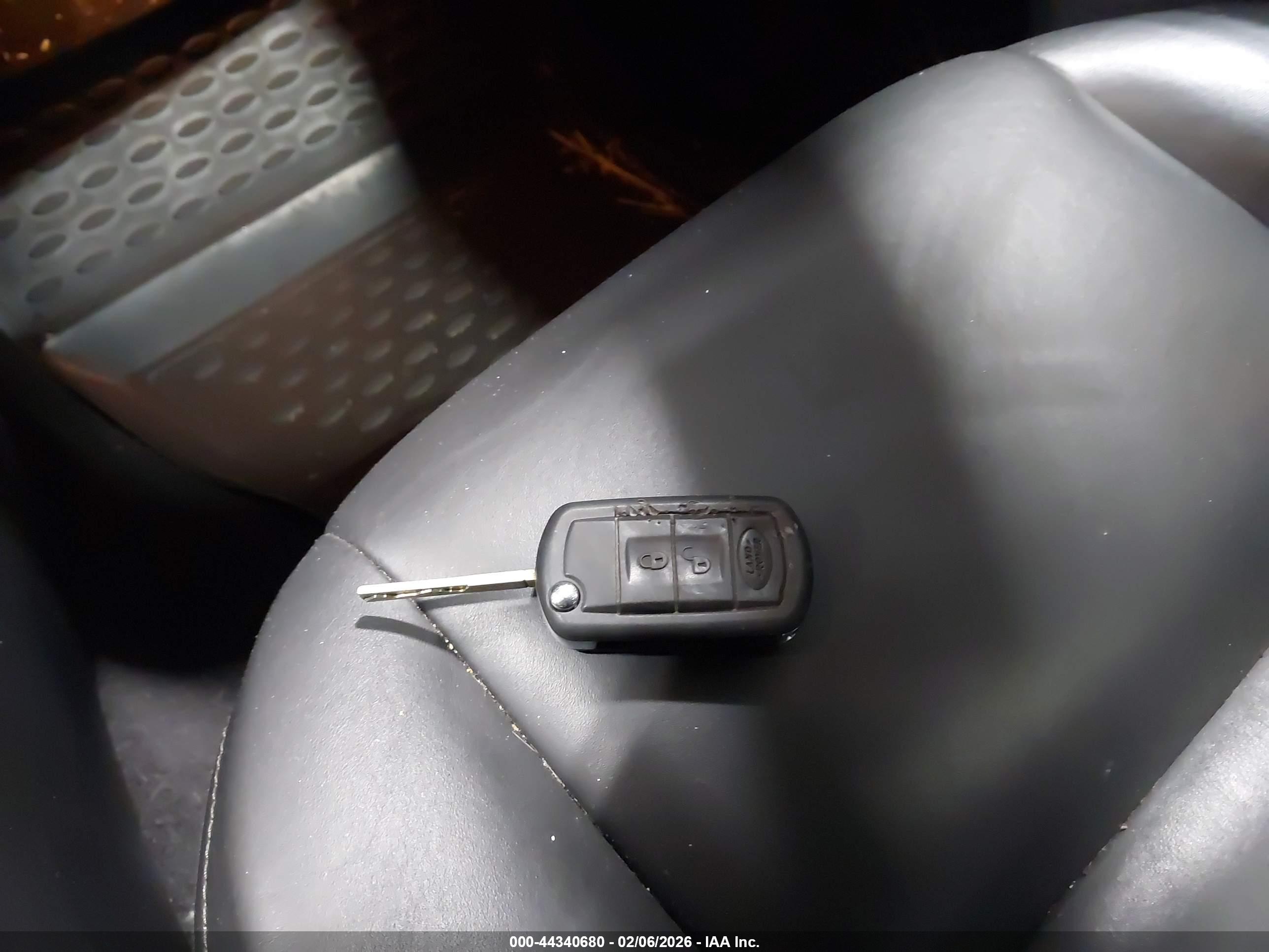 LAND ROVER image 11