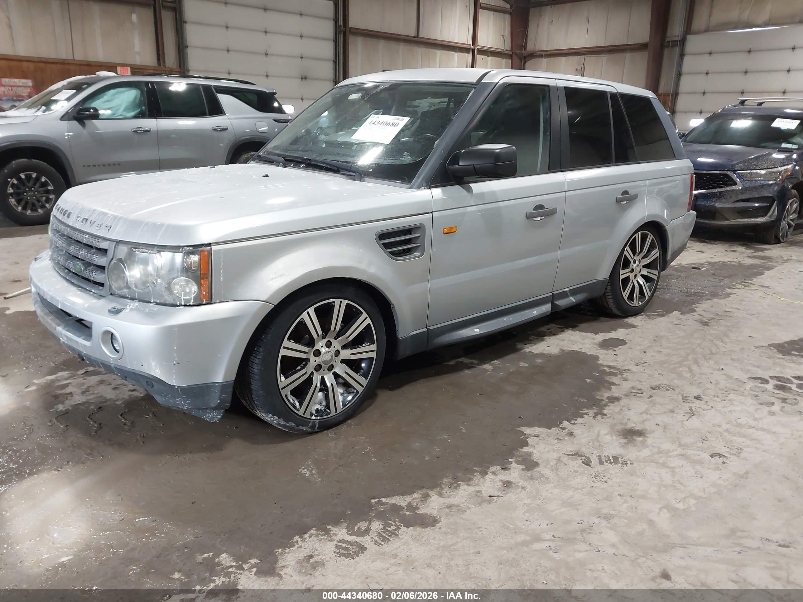 LAND ROVER image 2