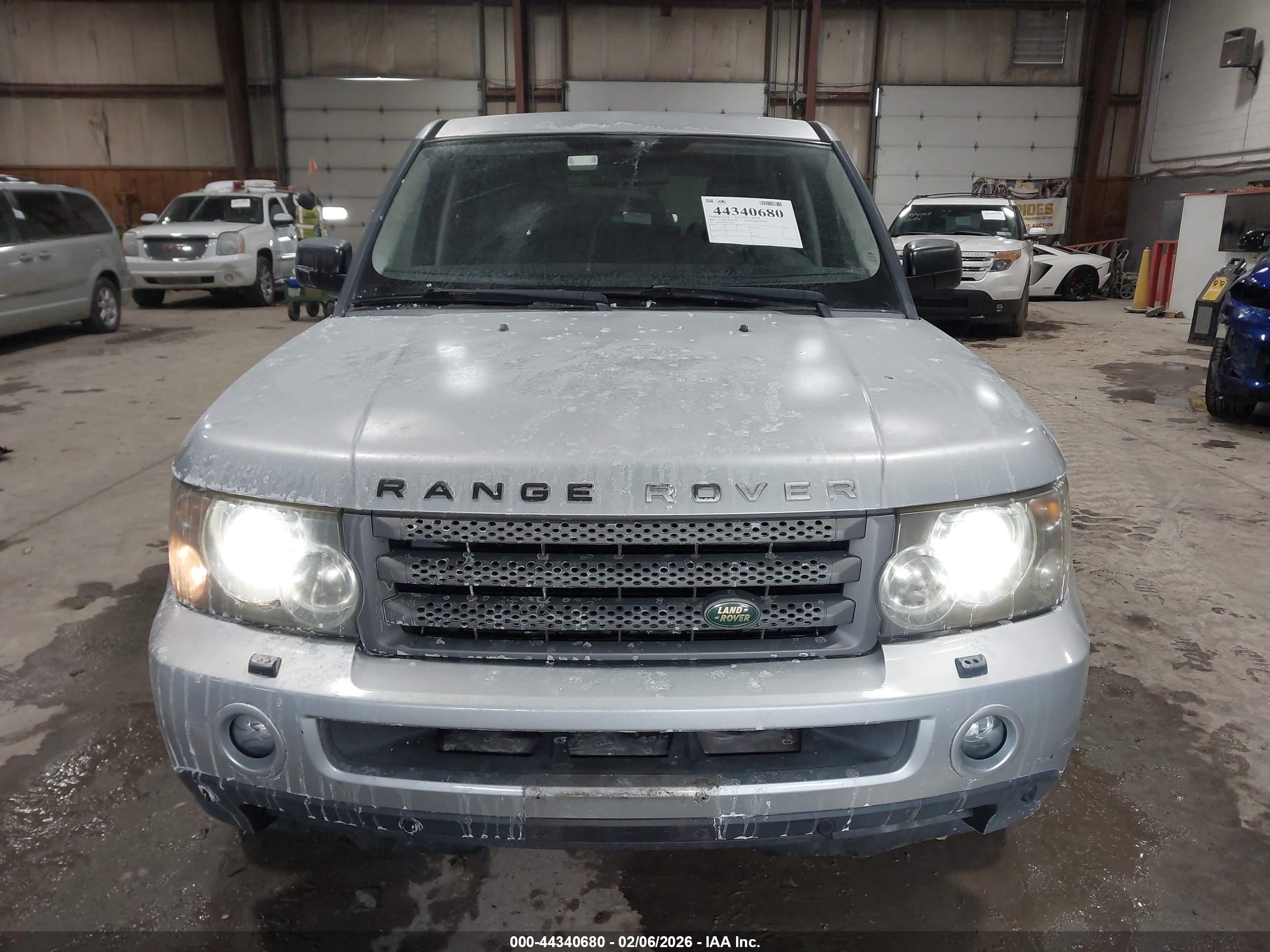 LAND ROVER image 6