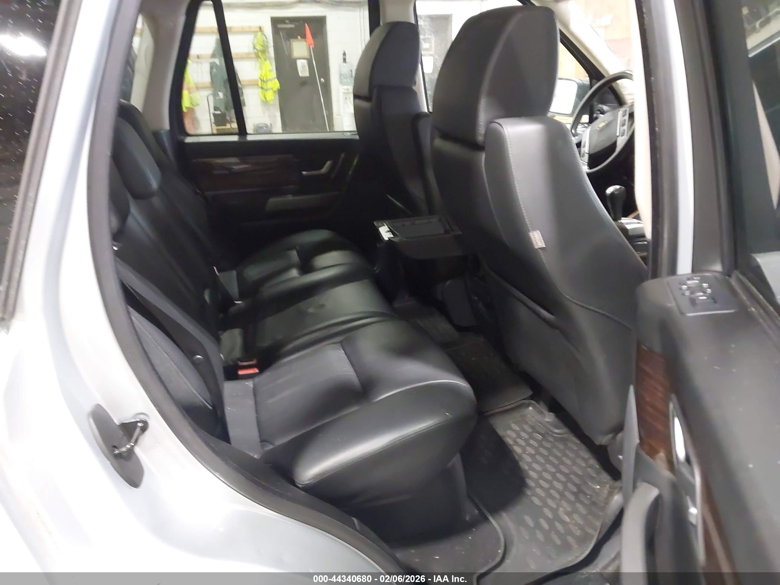 LAND ROVER image 8