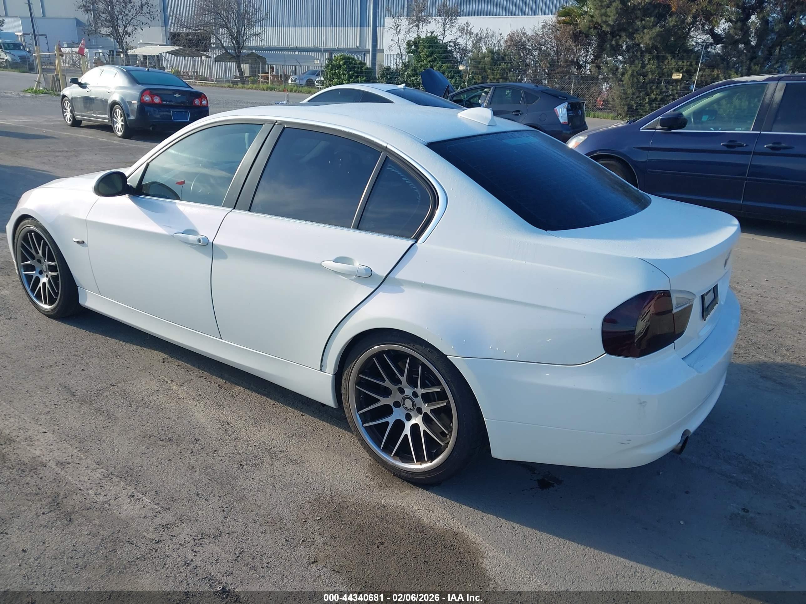 BMW 335I image 3