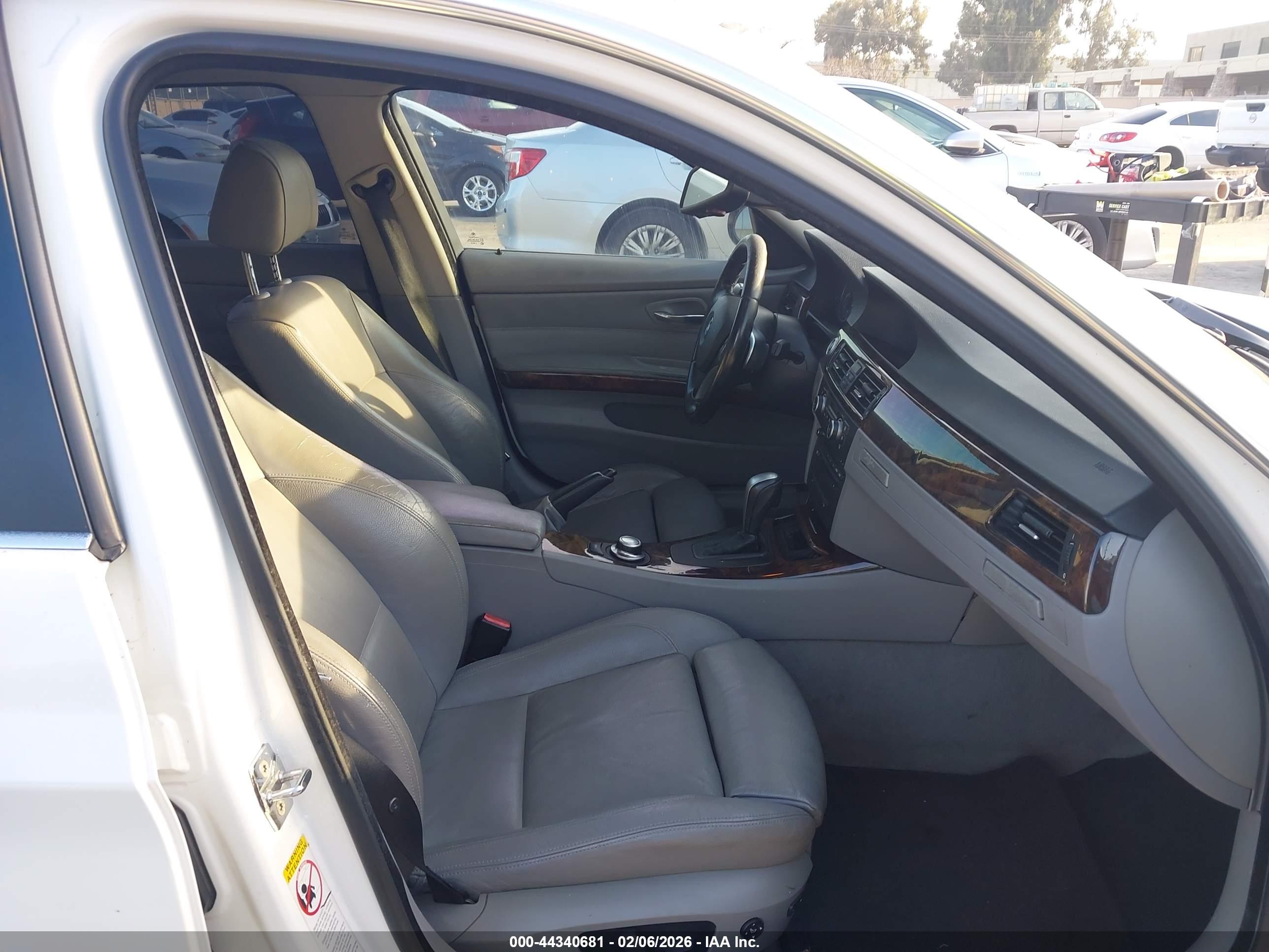 BMW 335I image 5