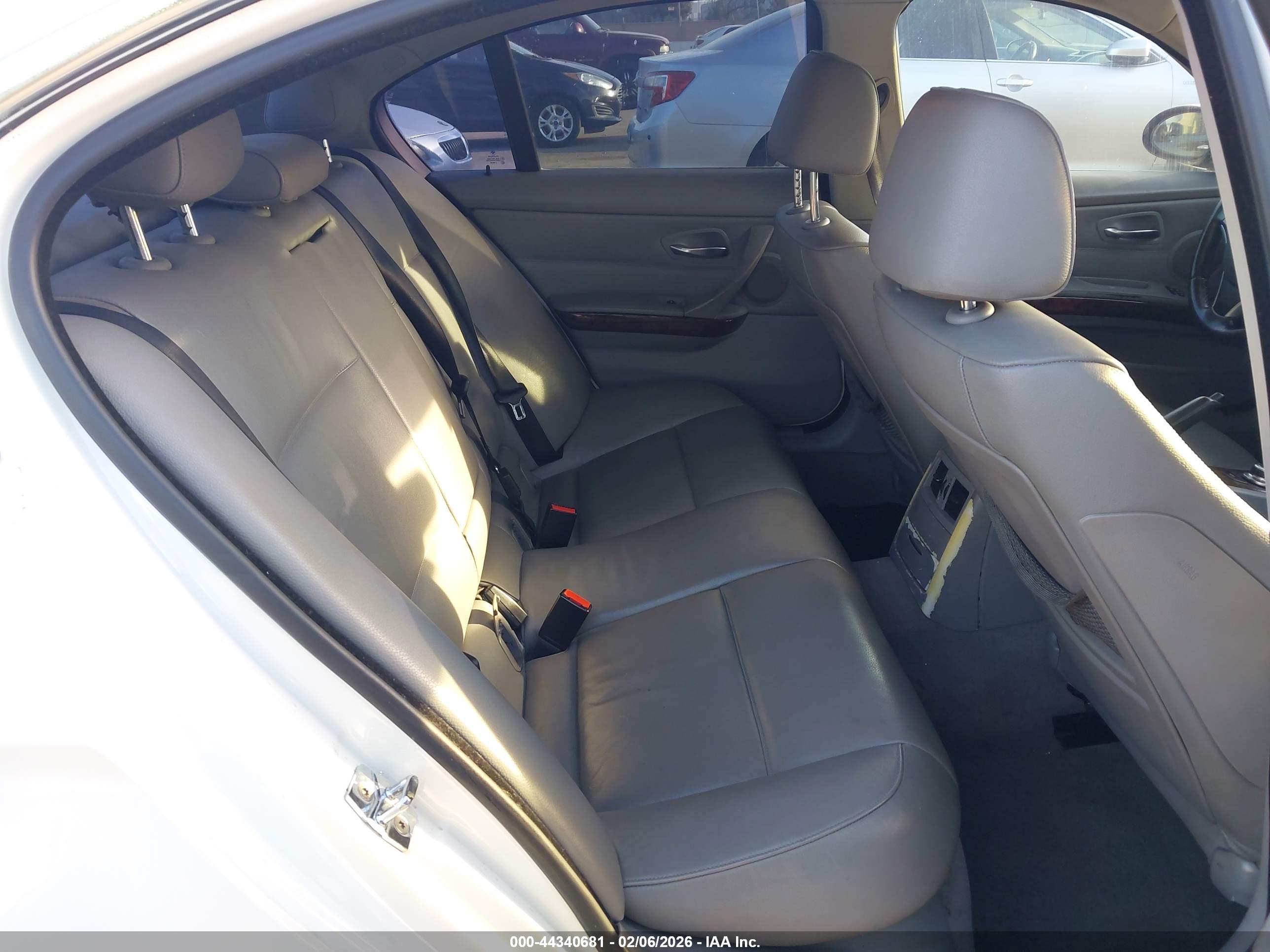 BMW 335I image 8