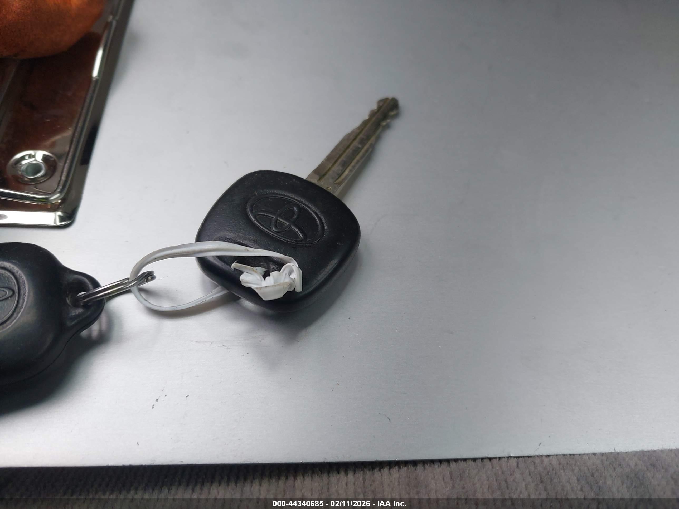 TOYOTA COROLLA image 11