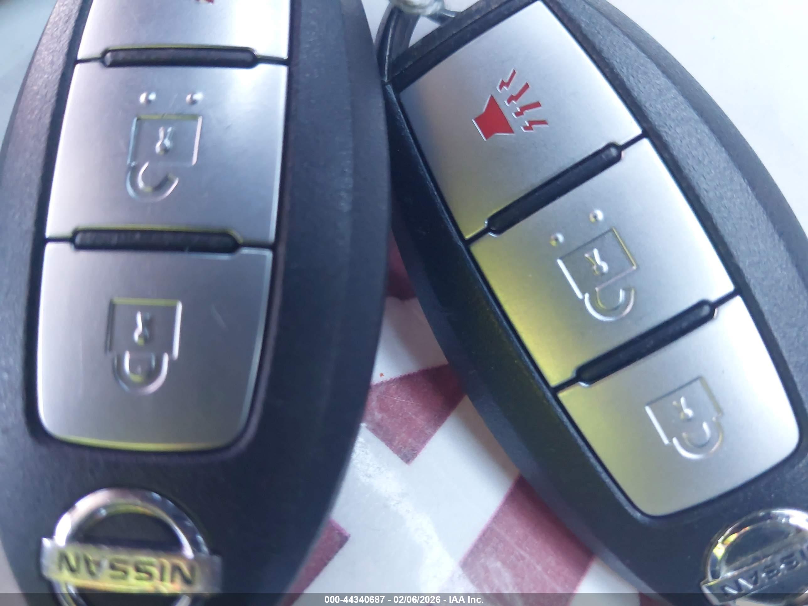 NISSAN ROGUE image 11