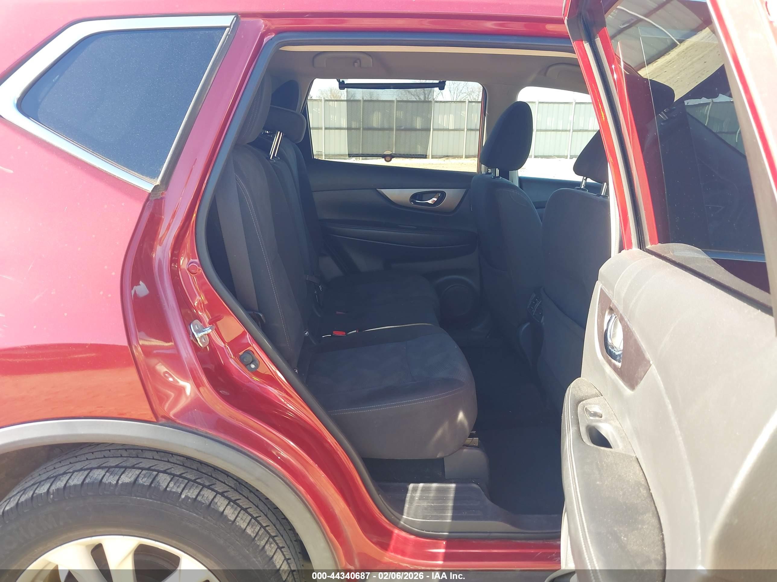 NISSAN ROGUE image 8
