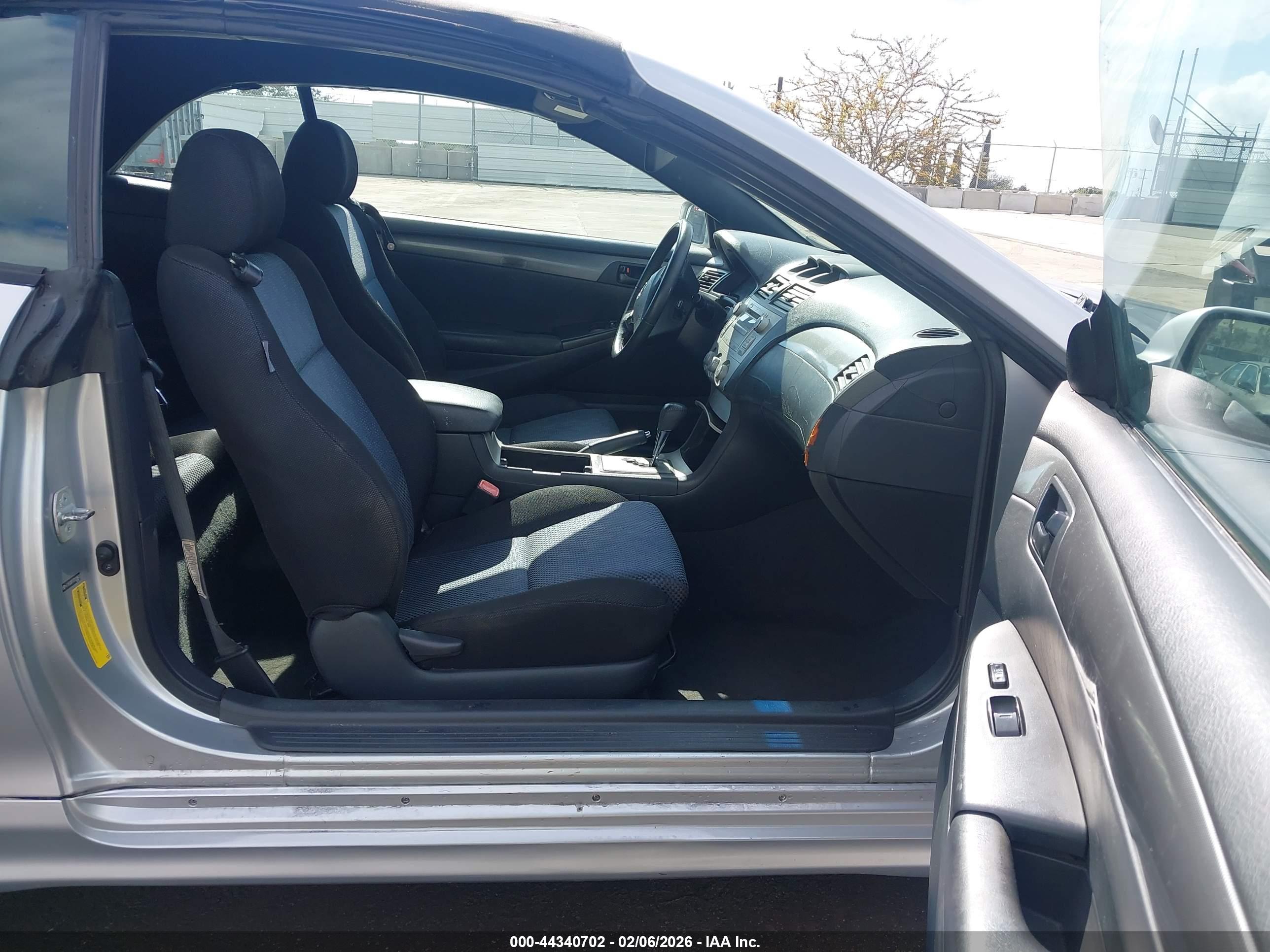 TOYOTA CAMRY image 5