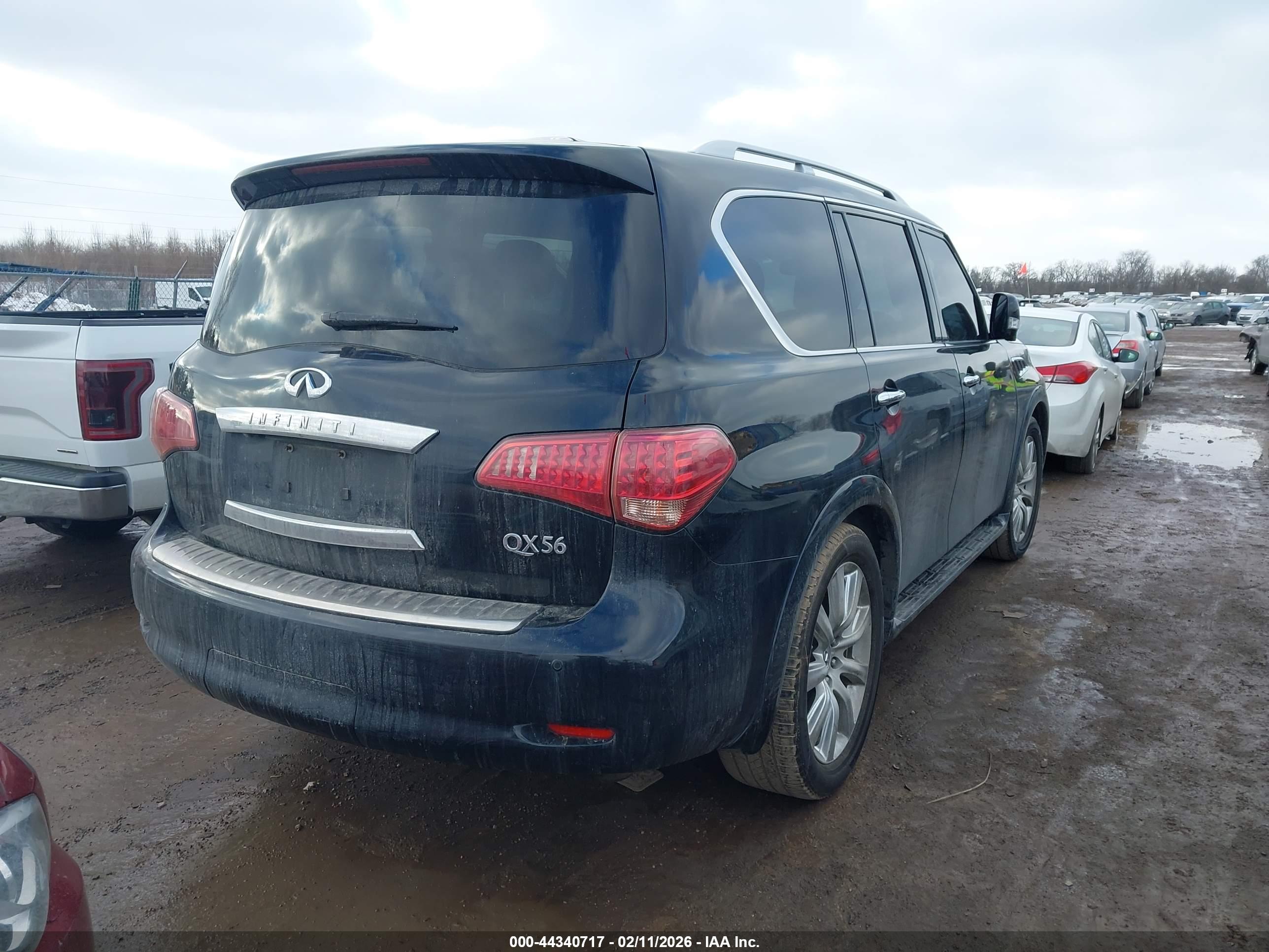 INFINITI QX56 image 4