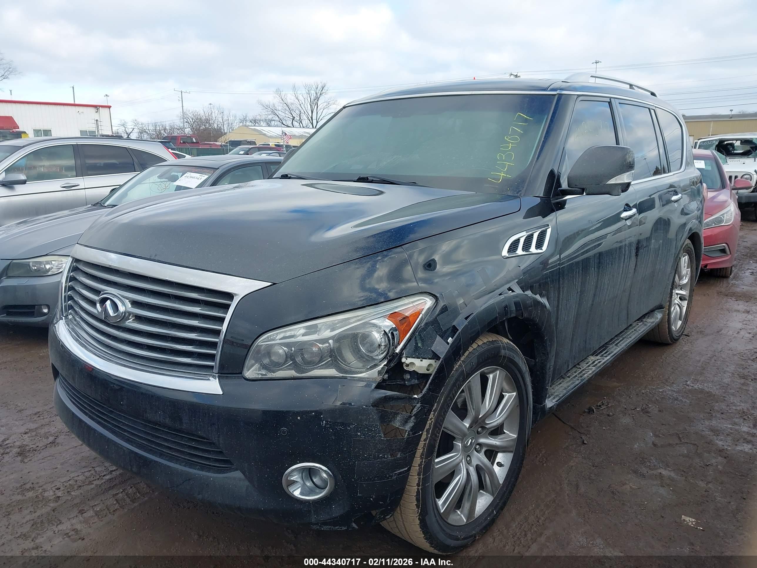 INFINITI QX56 image 6