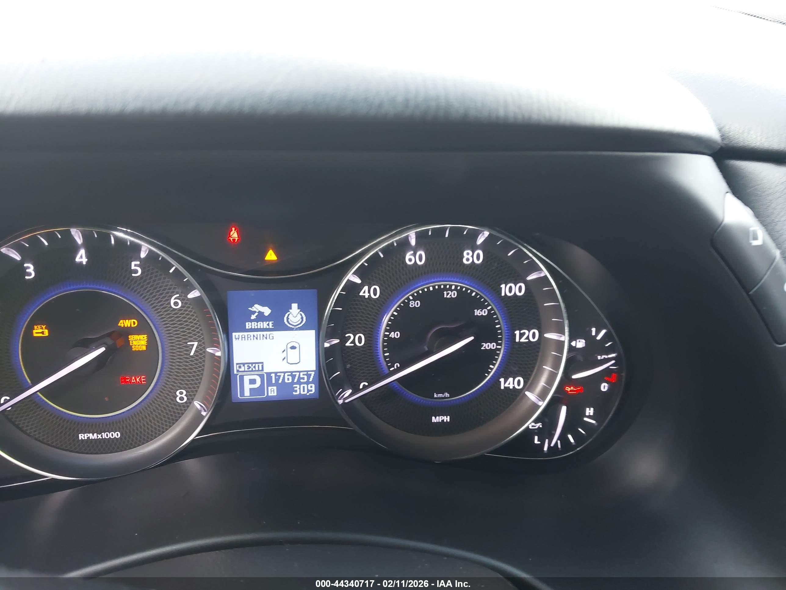 INFINITI QX56 image 7