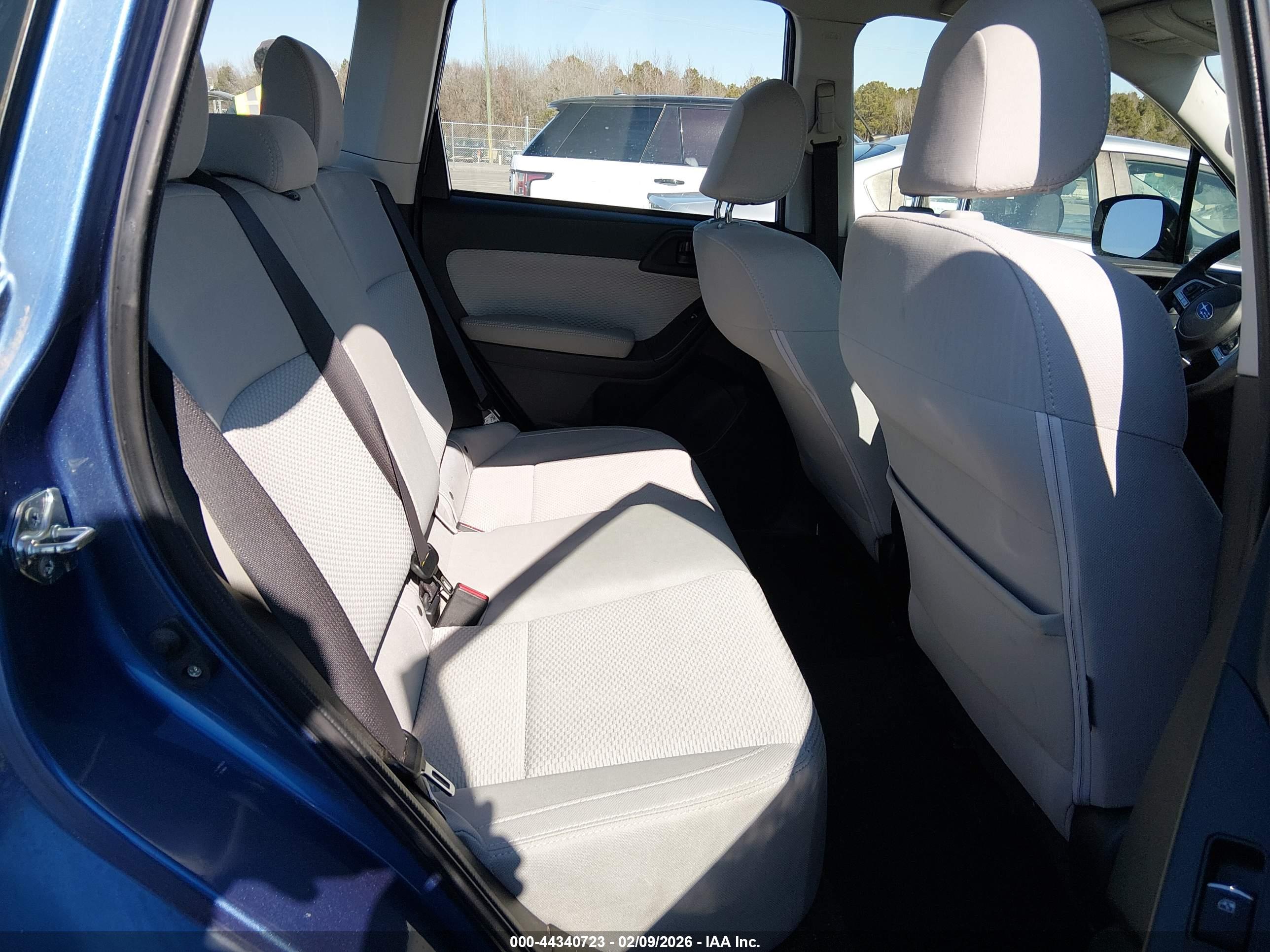 SUBARU FORESTER image 8