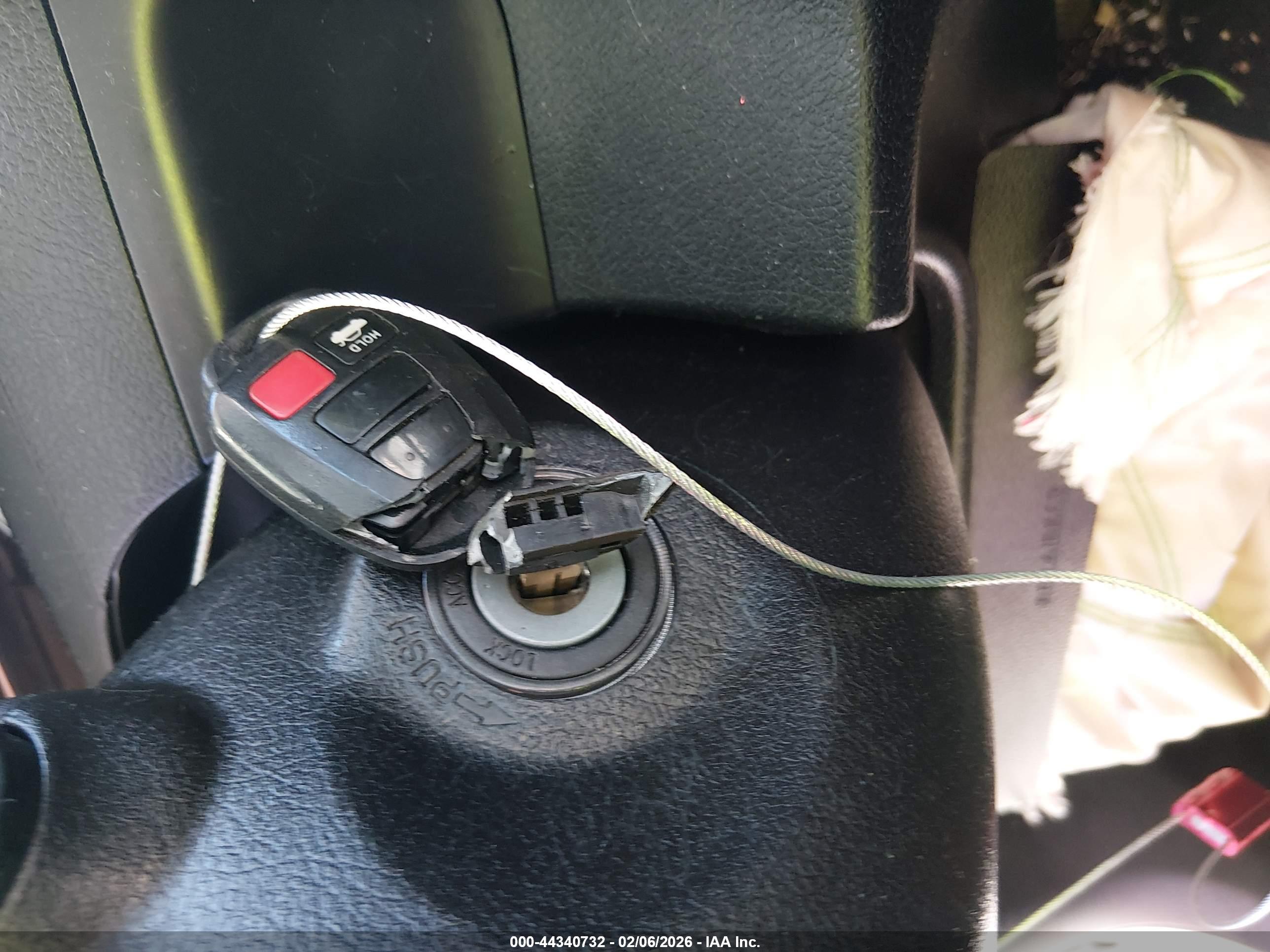 TOYOTA CAMRY image 11