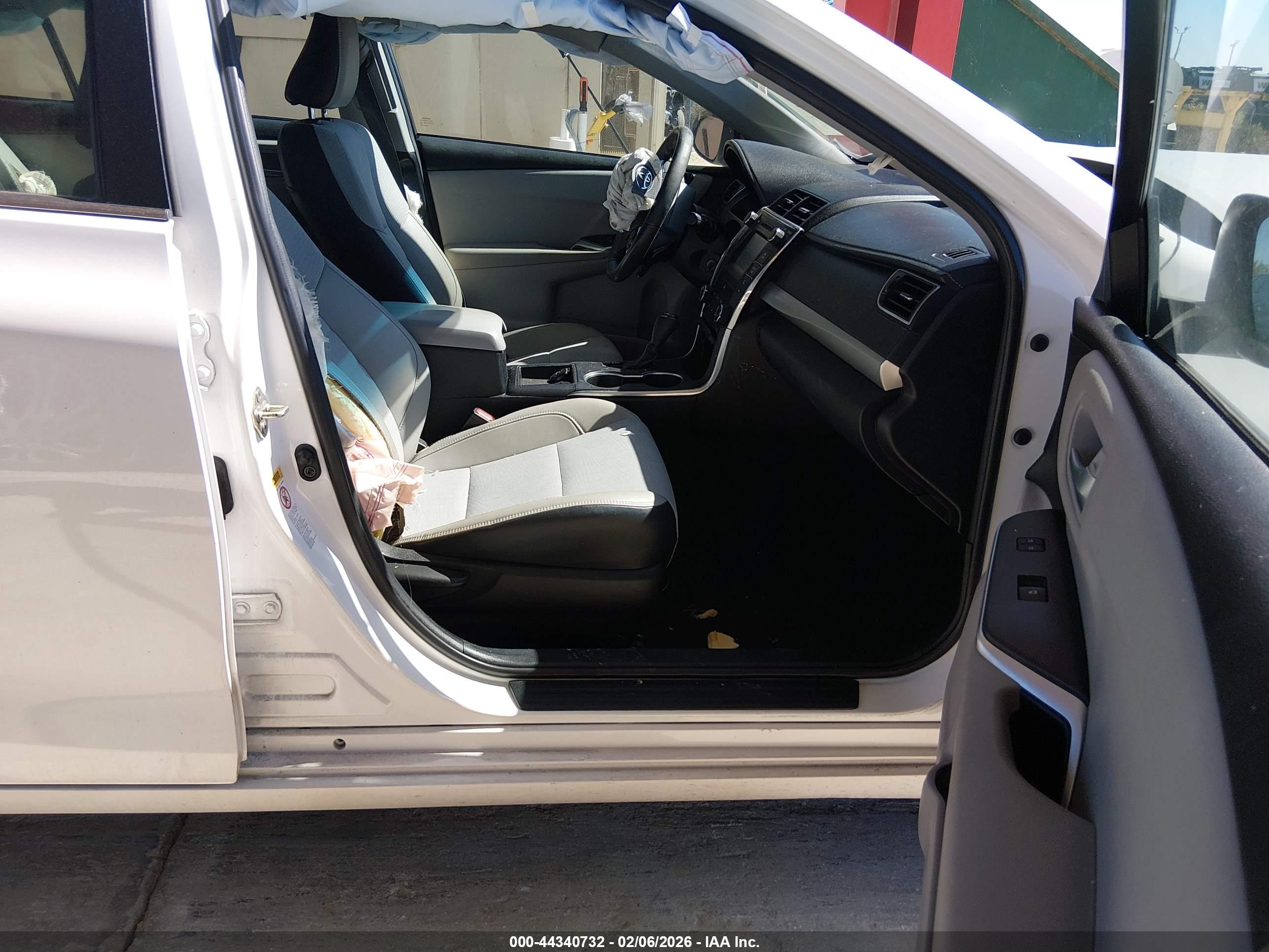 TOYOTA CAMRY image 5