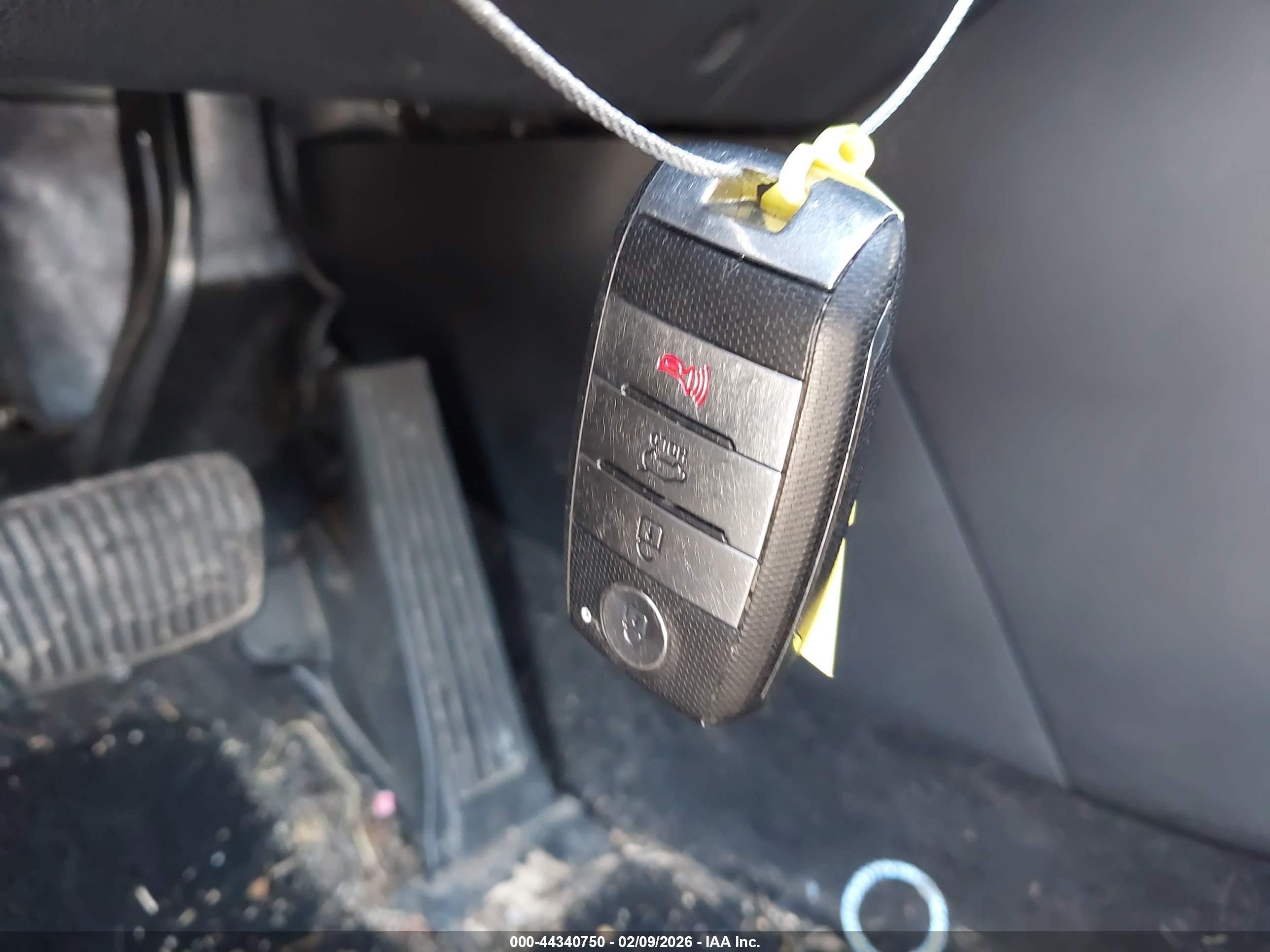 KIA SPORTAGE image 11