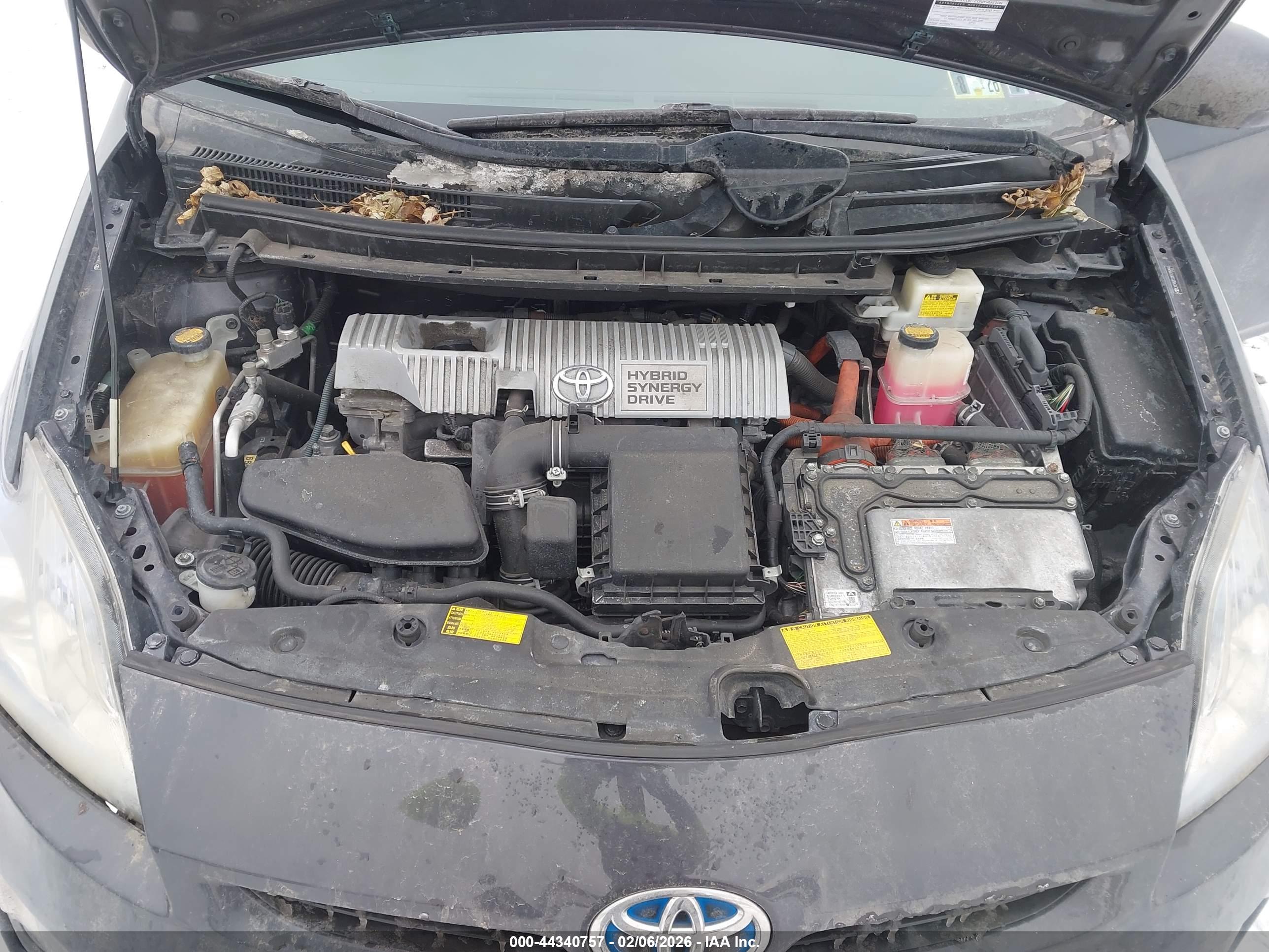 TOYOTA PRIUS image 10