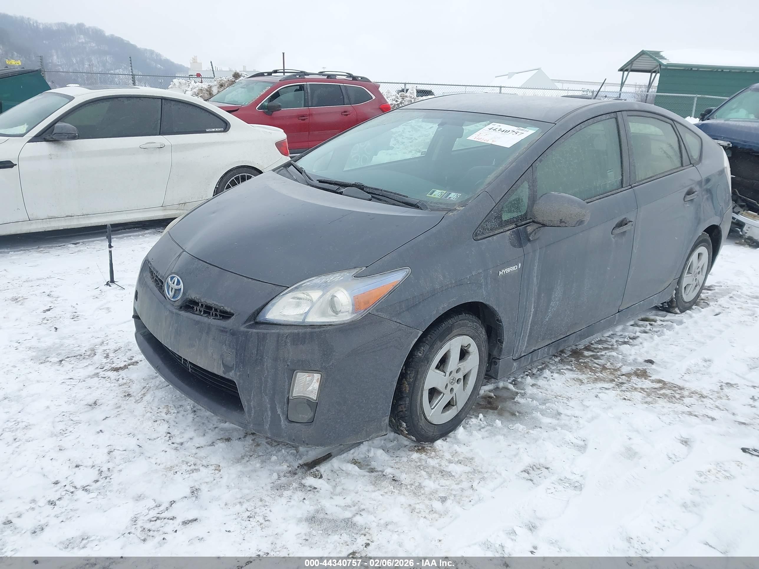 TOYOTA PRIUS image 2