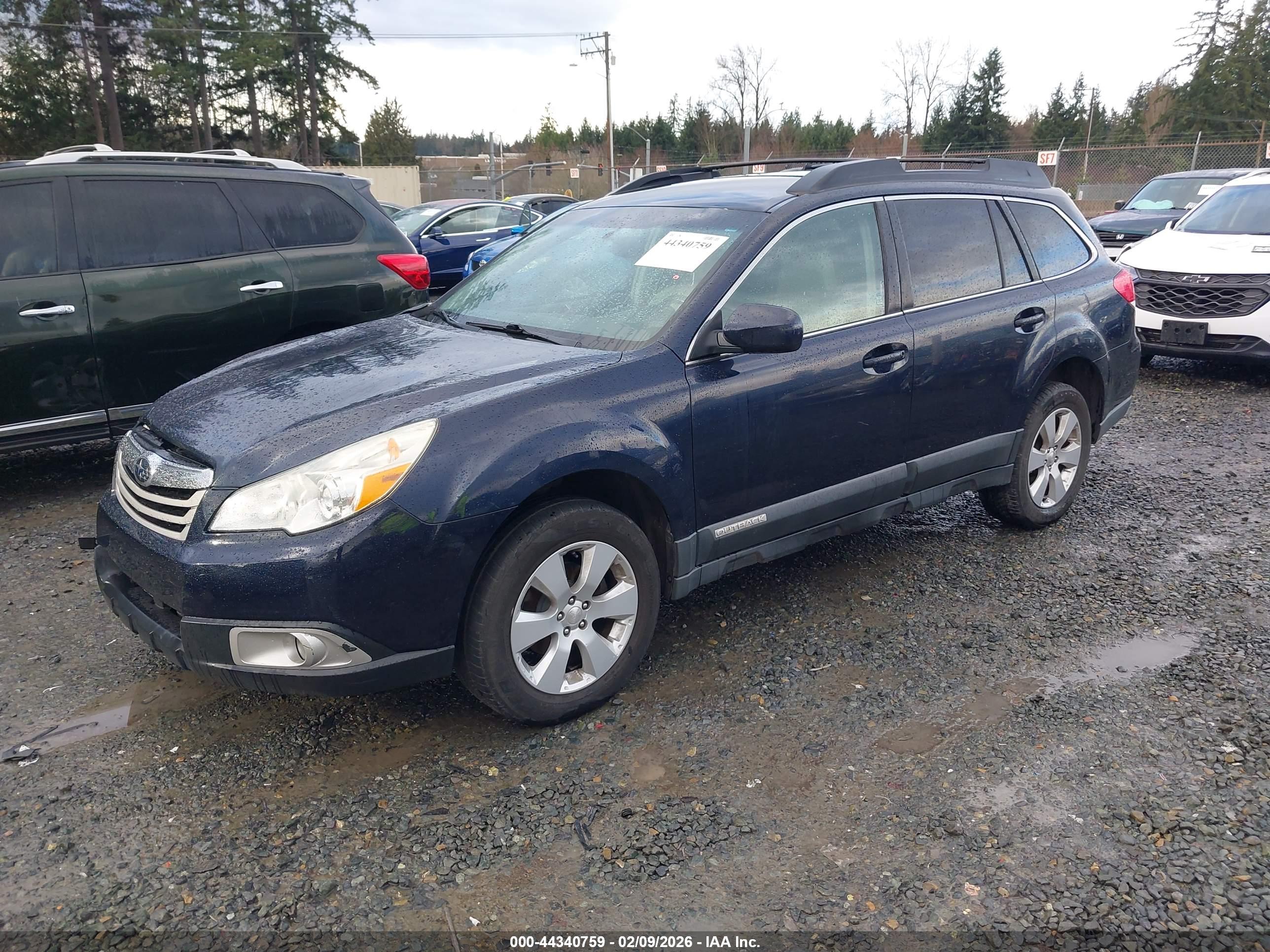 SUBARU OUTBACK image 2