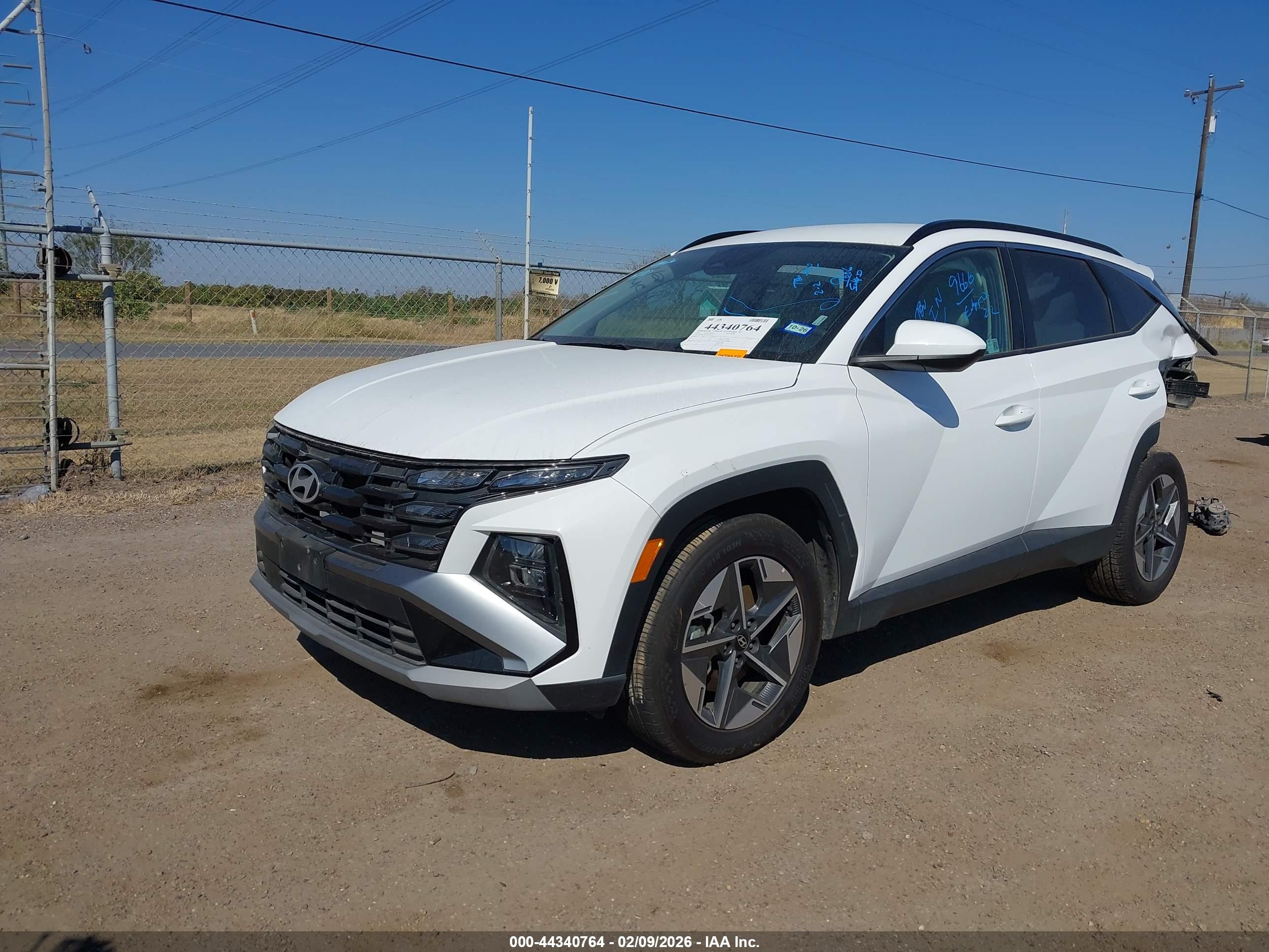 HYUNDAI TUCSON image 2