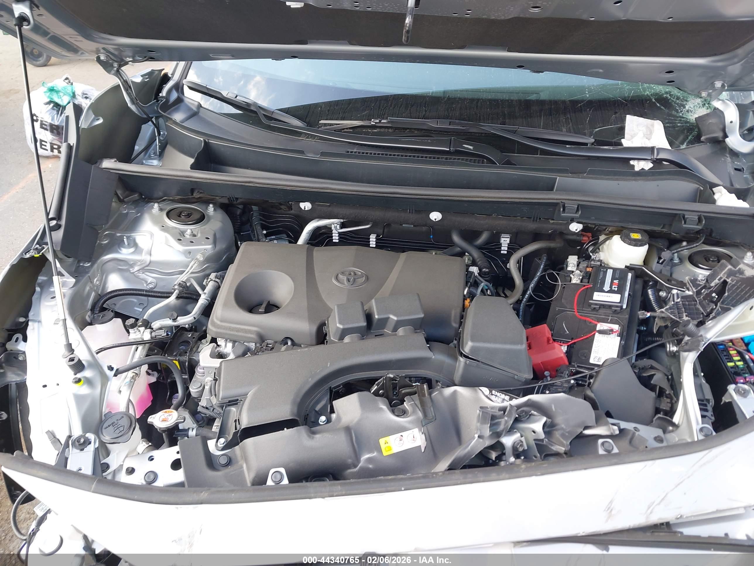 TOYOTA RAV4 image 10